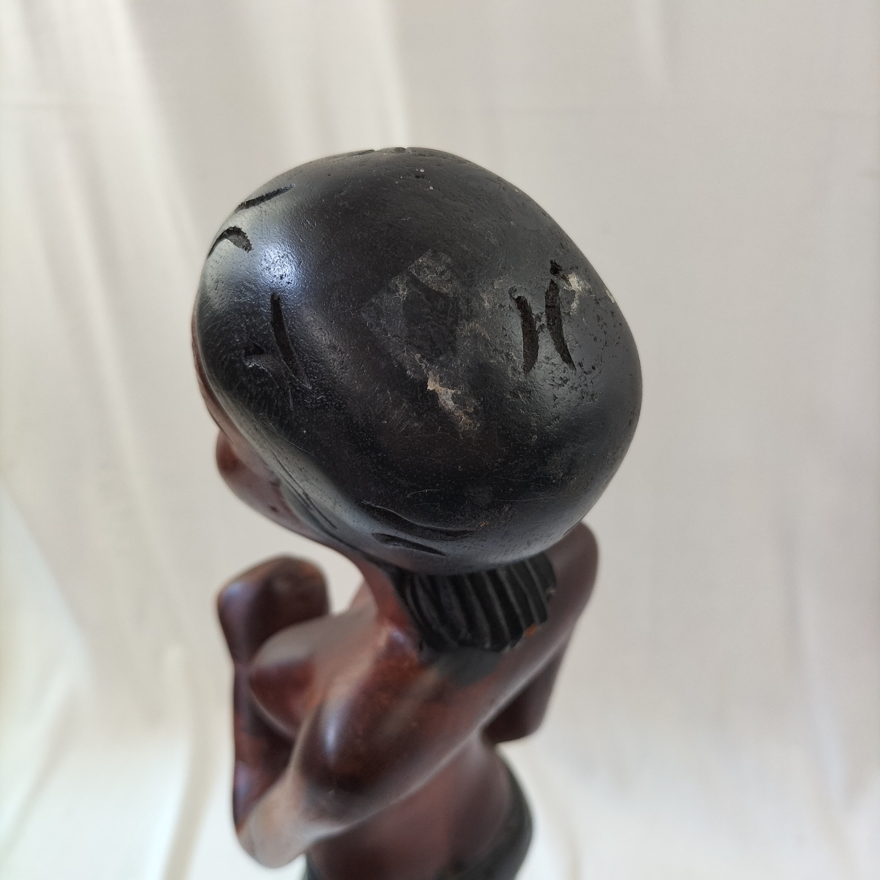 Voir photo 5 de Statue bois massif femme africaine Statue bois massif femme africaine Bon état - Vue 5 -