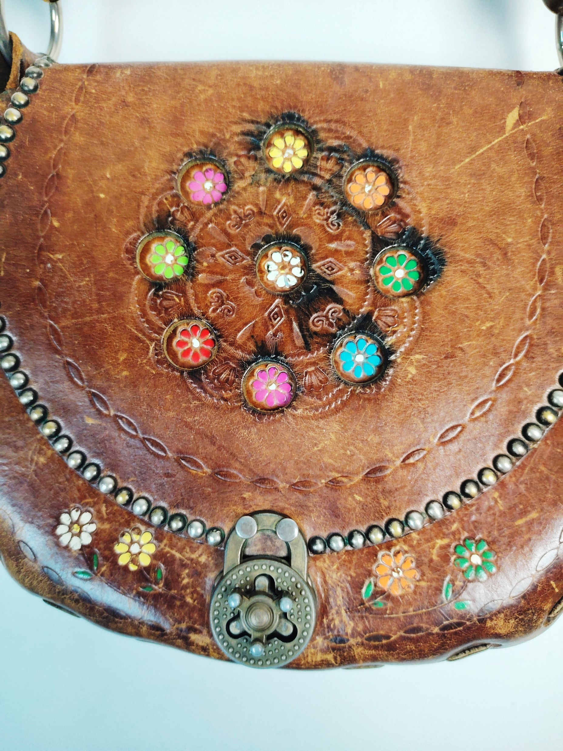 Sac bandoulière cuir rigide hippie chic années 70's - Photo 1
