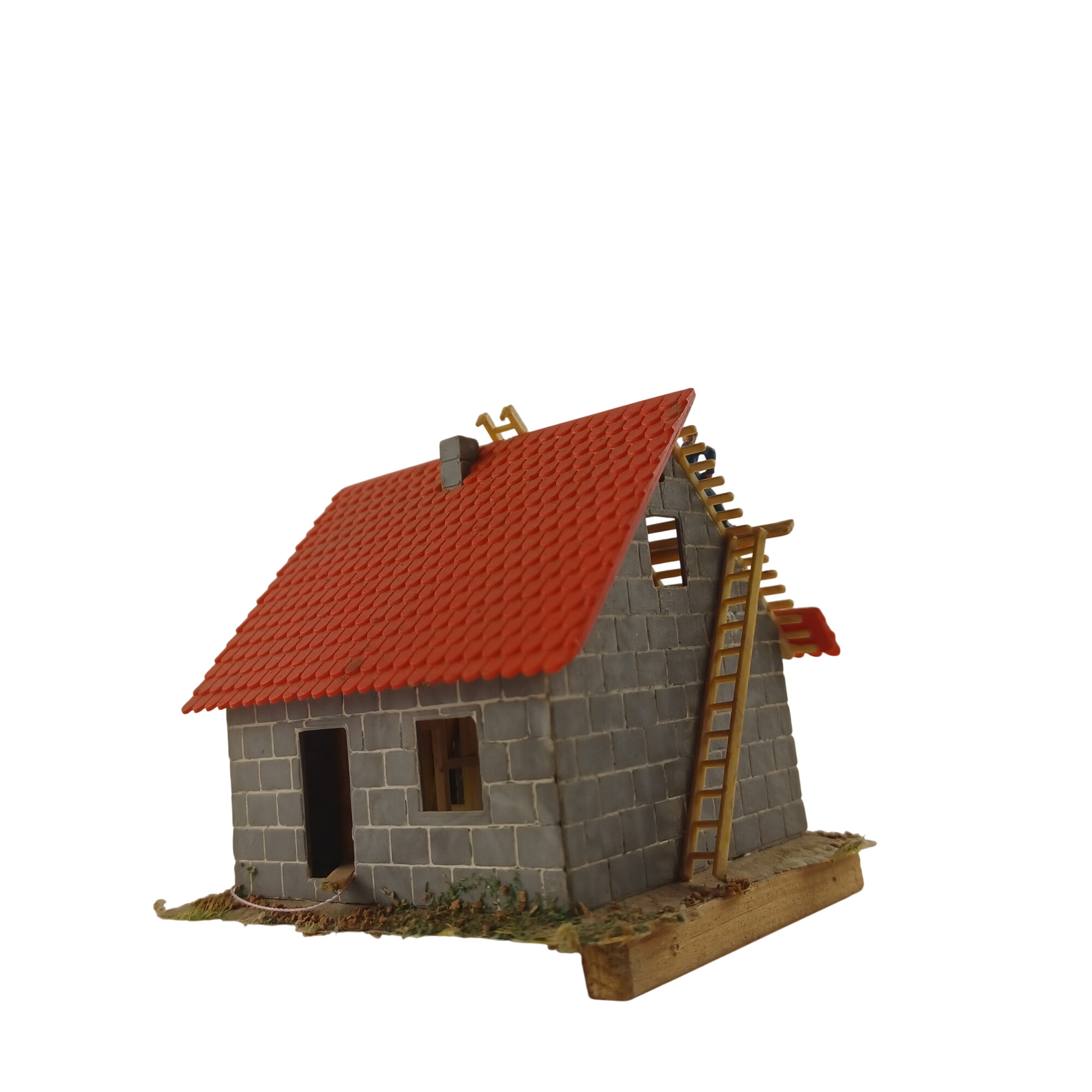 Maquette de modélisme d'une maison en construction de 8x8x6 cm Très bon état -  reconditionné disponible sur Label Emmaüs