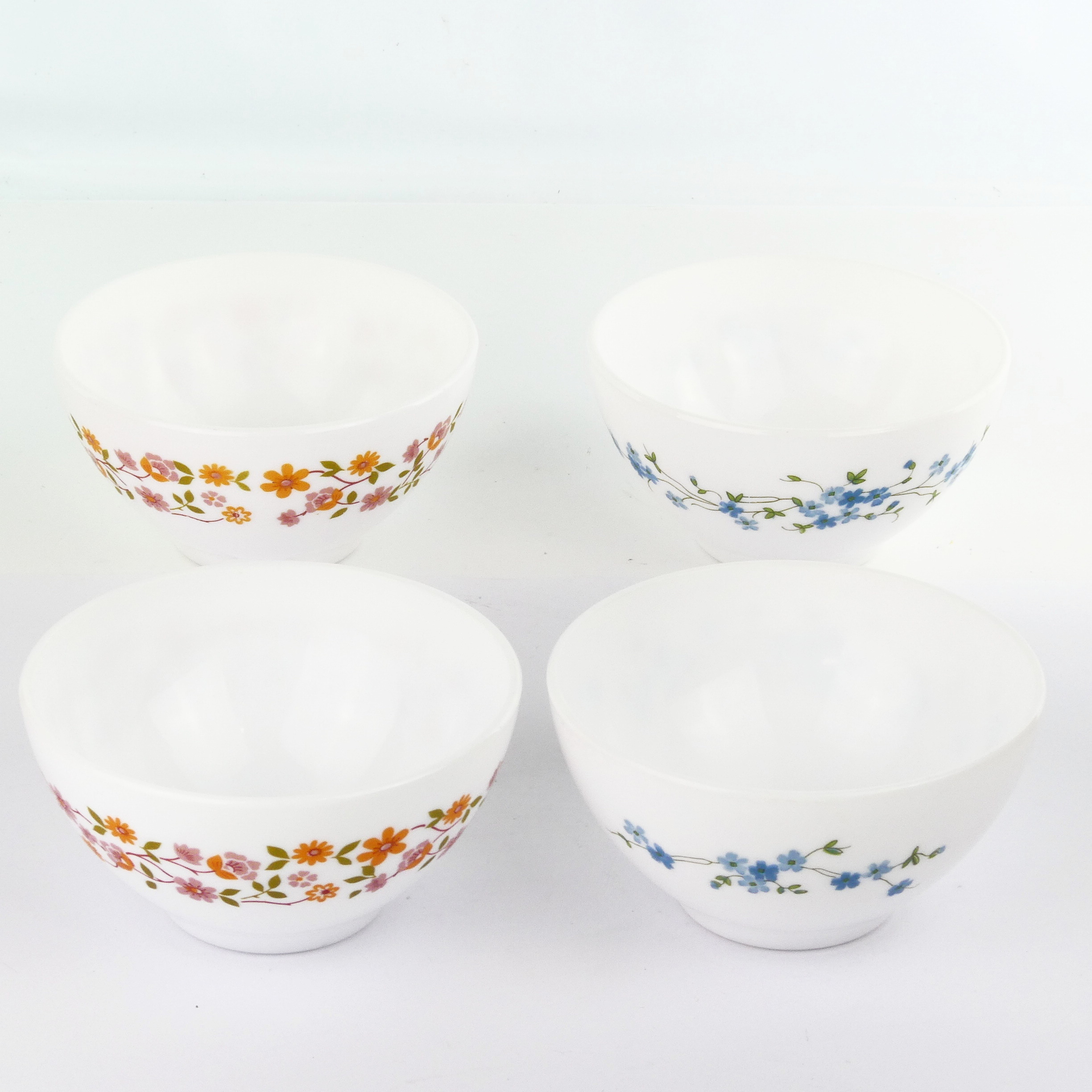 4 bols arcopal motifs fleurettes - Bon état - Photo 2