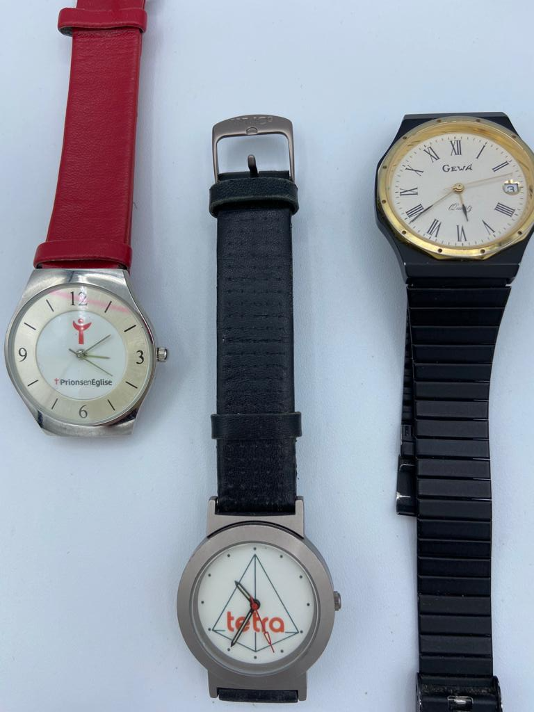 Acheter Lot 3 montres quartz Bon état - 16,00 € Lot 3 montres quartz Bon état - reconditionné disponible sur Label Emmaüs