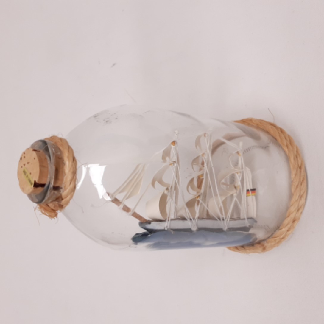 Bateau en bois Gorch Fock en bouteille - Photo 2