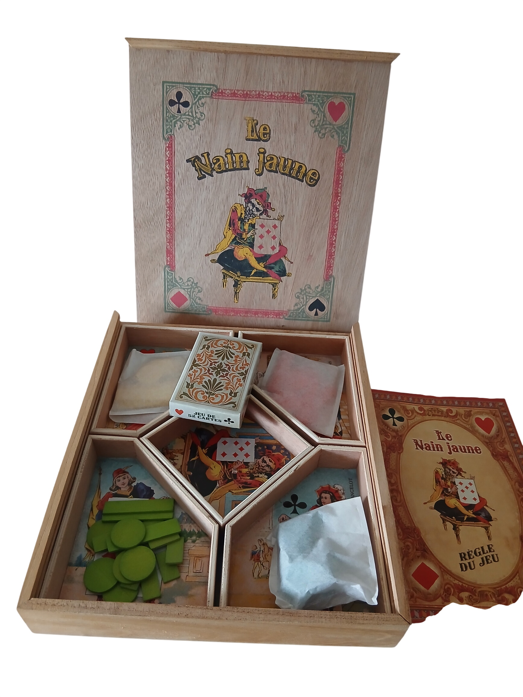 Jeu de nain jaune dans une boite en bois.  -  reconditionné disponible sur Label Emmaüs