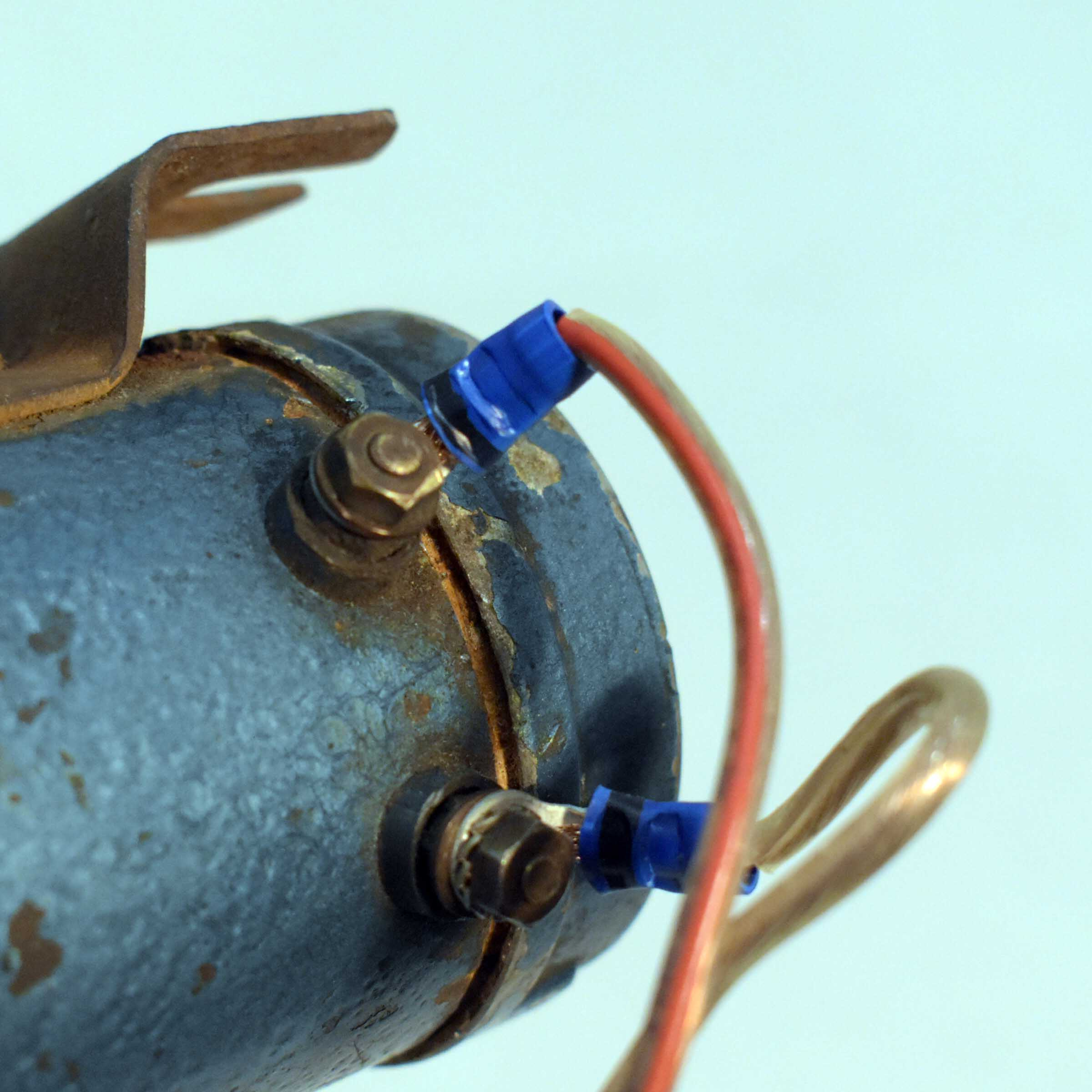 Ancien Klaxon 12 Volts - Maserati™  - Vue 6 - 