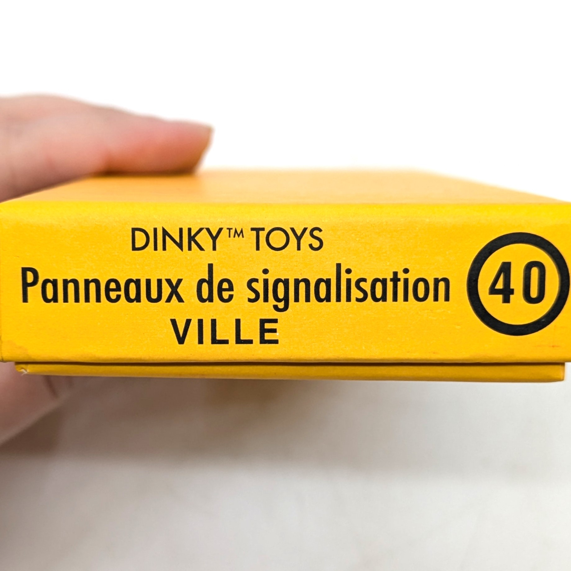 Voir photo 6 de Coffret Dinky Toys Atlas n°40 – Panneaux de signalisation « Ville » Coffret Dinky Toys Atlas n°40 – Panneaux de signalisation « Ville » Très bon état - Vue 6 -
