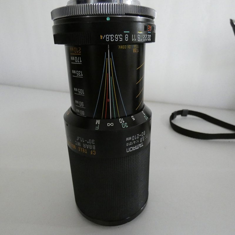 Voir photo 2 de Optique photo Tamron ( Pièce rare) Téléobjectif Macro 80 - 210 Optique photo Tamron ( Pièce rare) Téléobjectif Macro 80 - 210 Très bon état - Vue 2 -