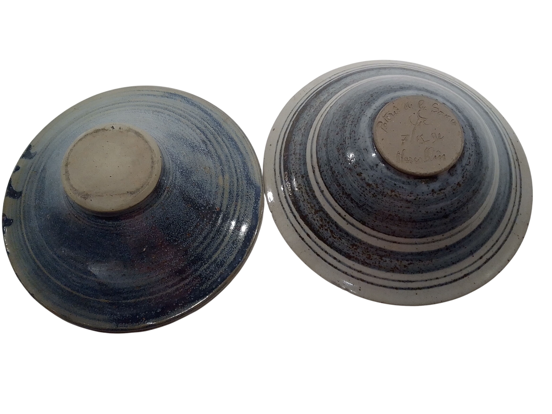 Acheter Lot de 2 Grand bol en céramique État correct - 30,00 € Lot de 2 Grand bol en céramique État correct - reconditionné disponible sur Label Emmaüs