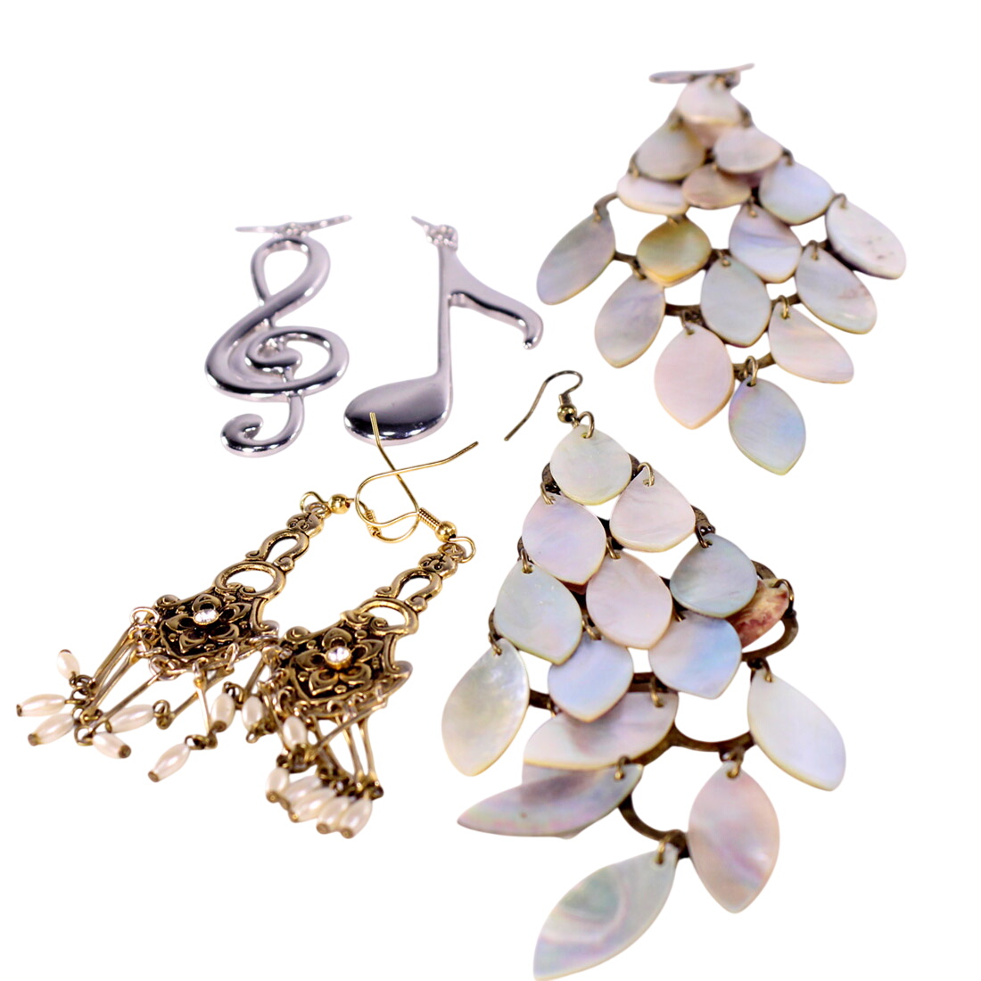 Boucles d'oreille longues pour oreilles percées Bon état -  reconditionné disponible sur Label Emmaüs