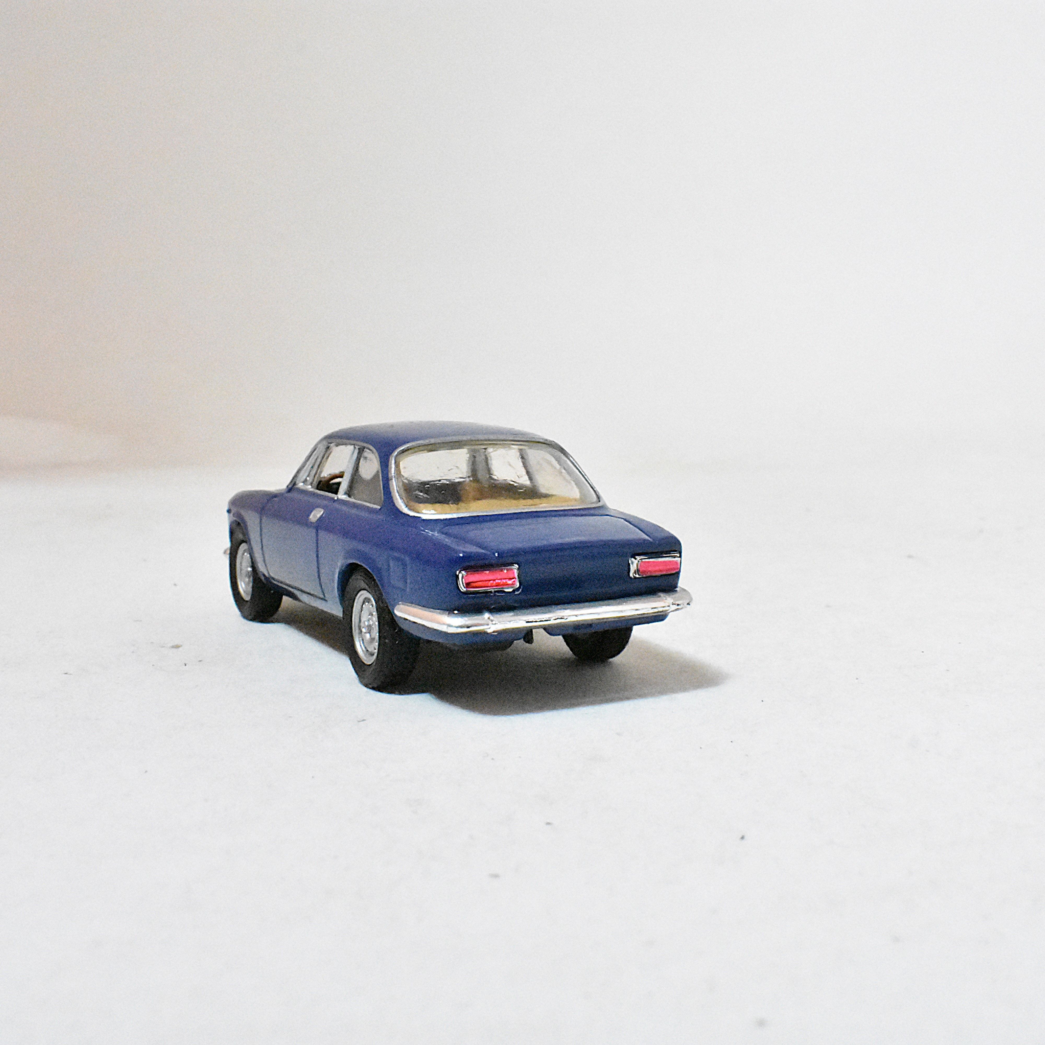SOLIDO--1/43-ALFA-ROMEO-1300-JUNIOR-COUPE-1969 Très bon état - Vue 6 - 