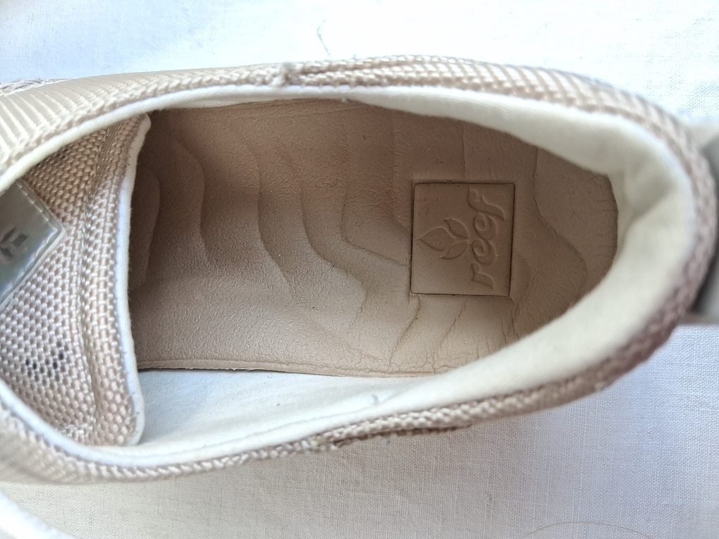 Voir photo 3 de CHAUSSURES Femme de marque "REEF" en toilr de Taille 36 CHAUSSURES Femme de marque "REEF" en toilr de Taille 36 Très bon état - Vue 3 -