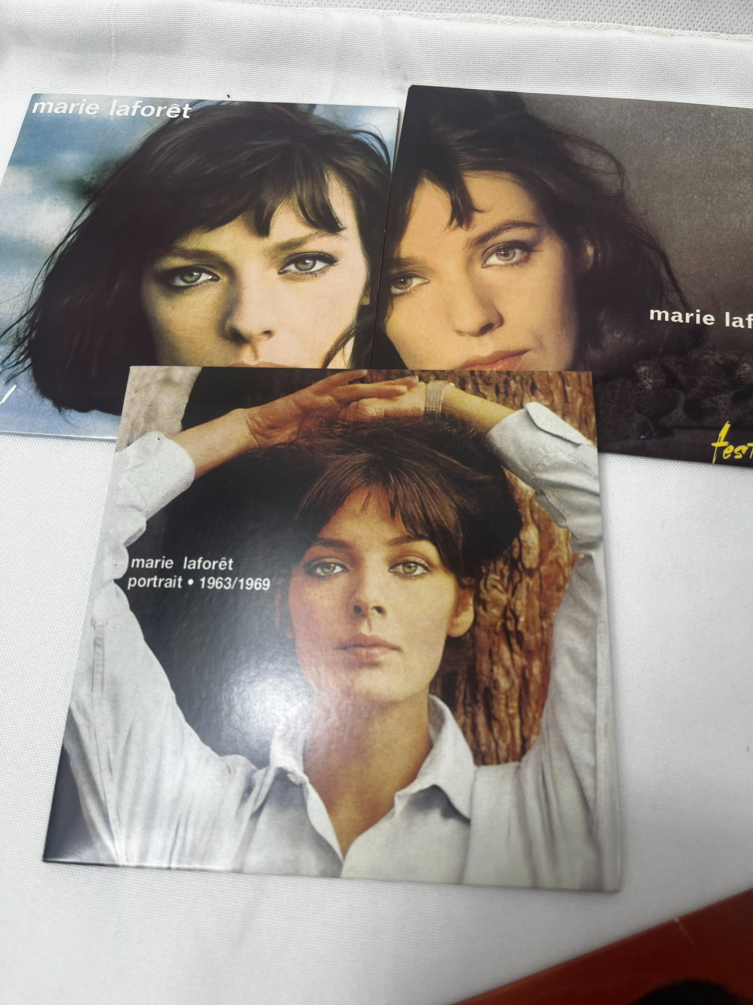 CD des années Yéyé , pop ( France Gall , Françoise Hardy , Brigitte Bardot et bien d'autres ) Très bon état - Vue 5 - 