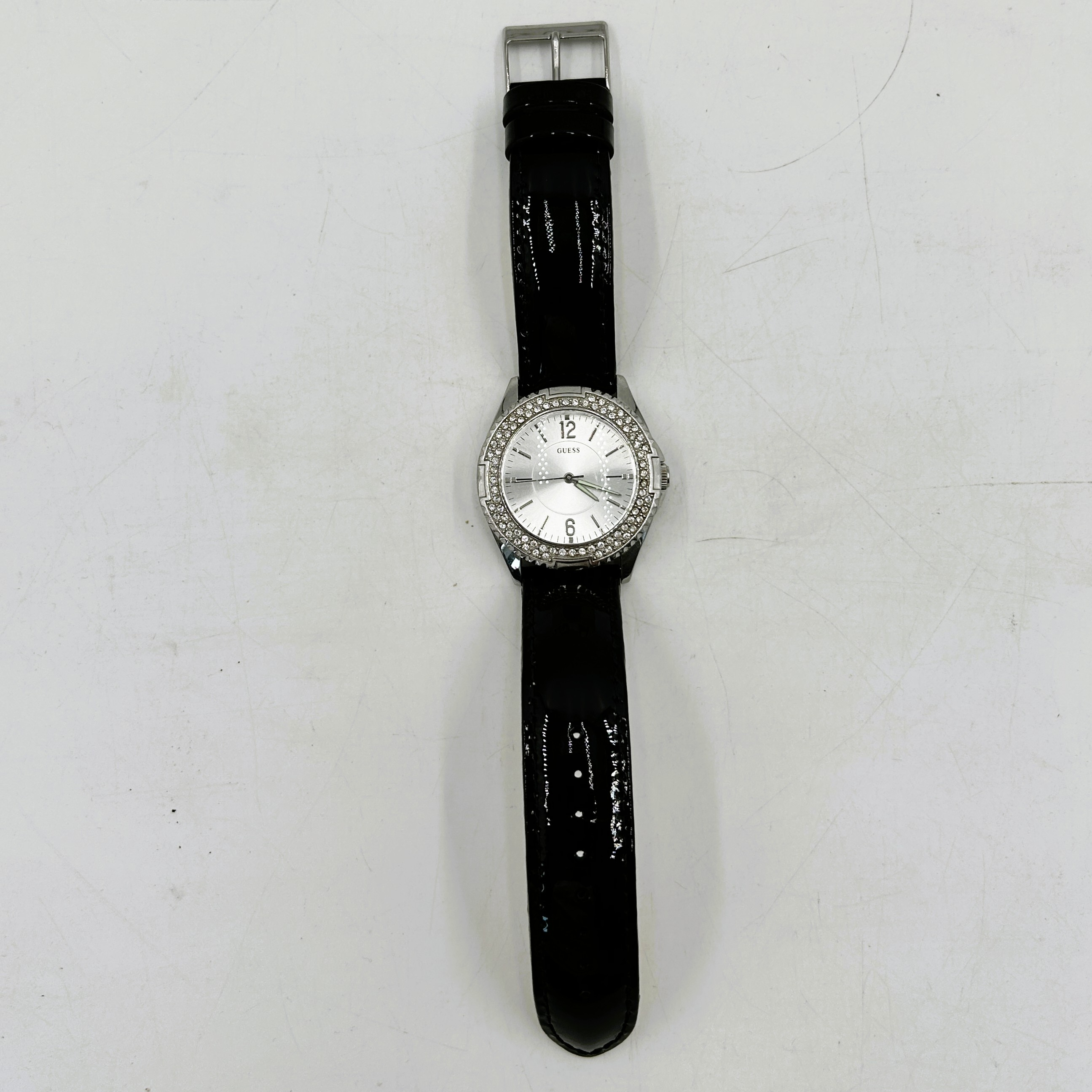 Montre Guess à quartz - Photo 2