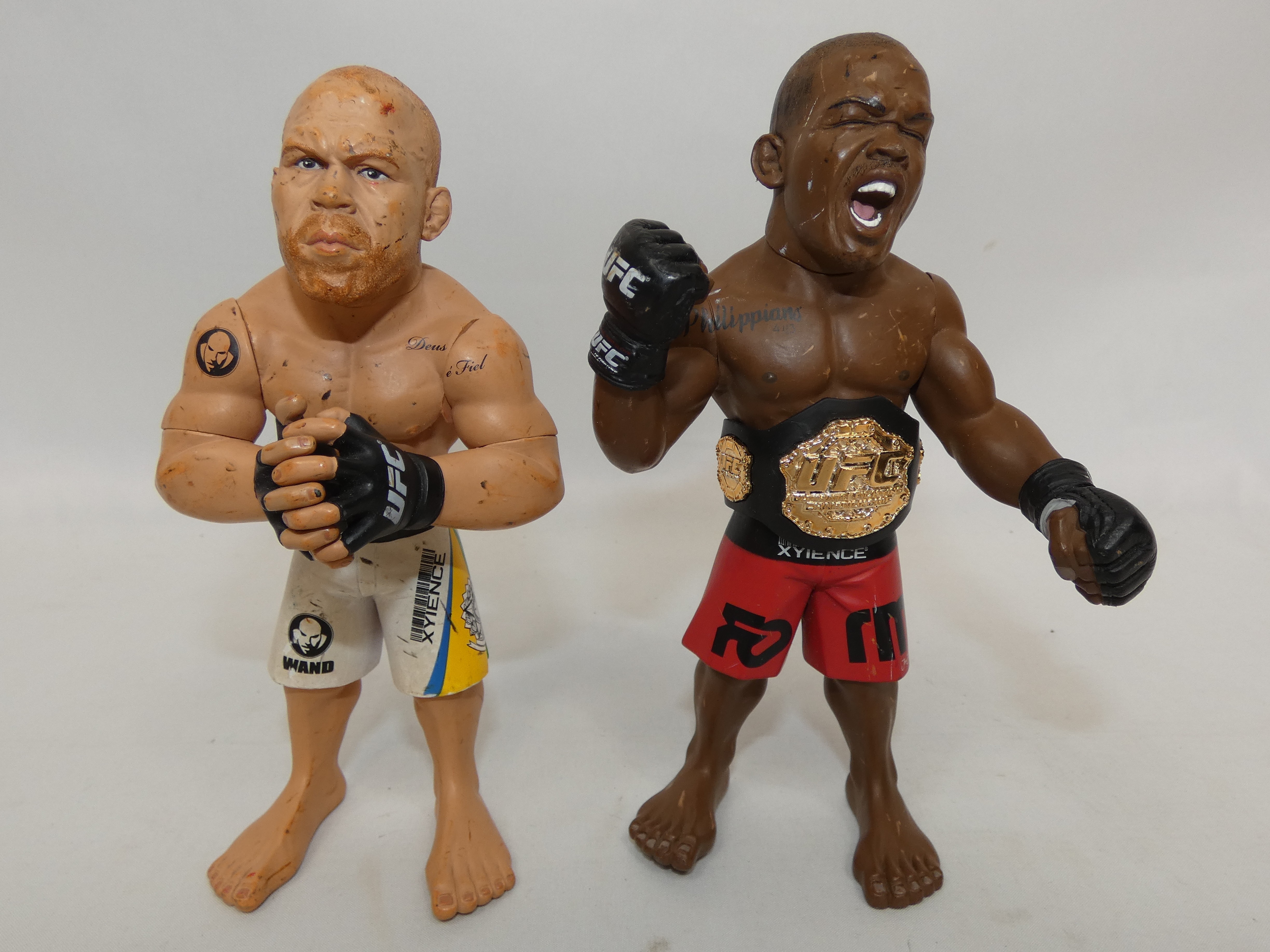 Voir photo 5 de Lot de 2 figurines Combattants UFC MMA Lot de 2 figurines Combattants UFC MMA Bon état - Vue 5 -