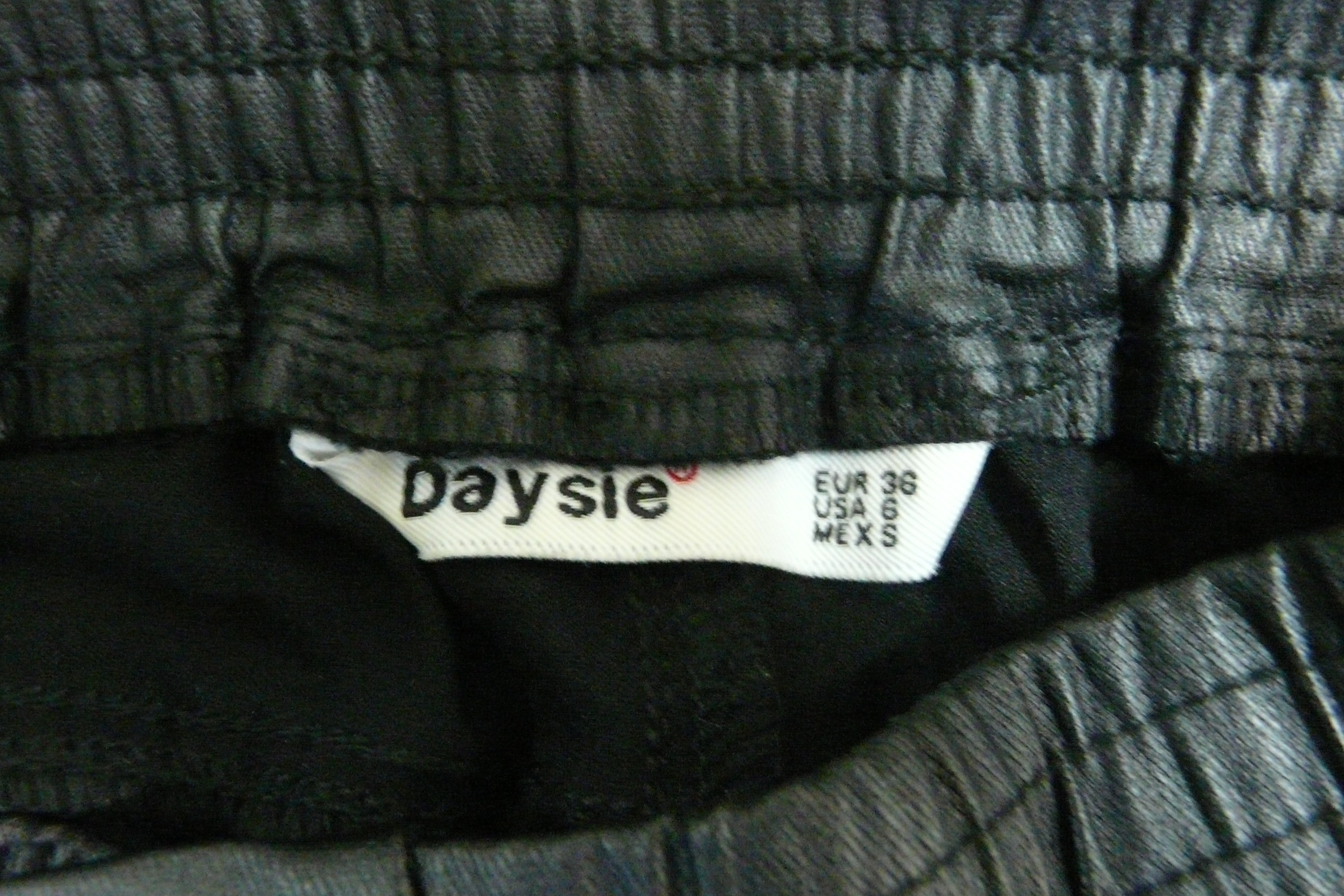 Voir photo 7 de BF256 - Pantalon effet ciré - Daysie - Taille 36 BF256 - Pantalon effet ciré - Daysie - Taille 36 Très bon état - Vue 7 -