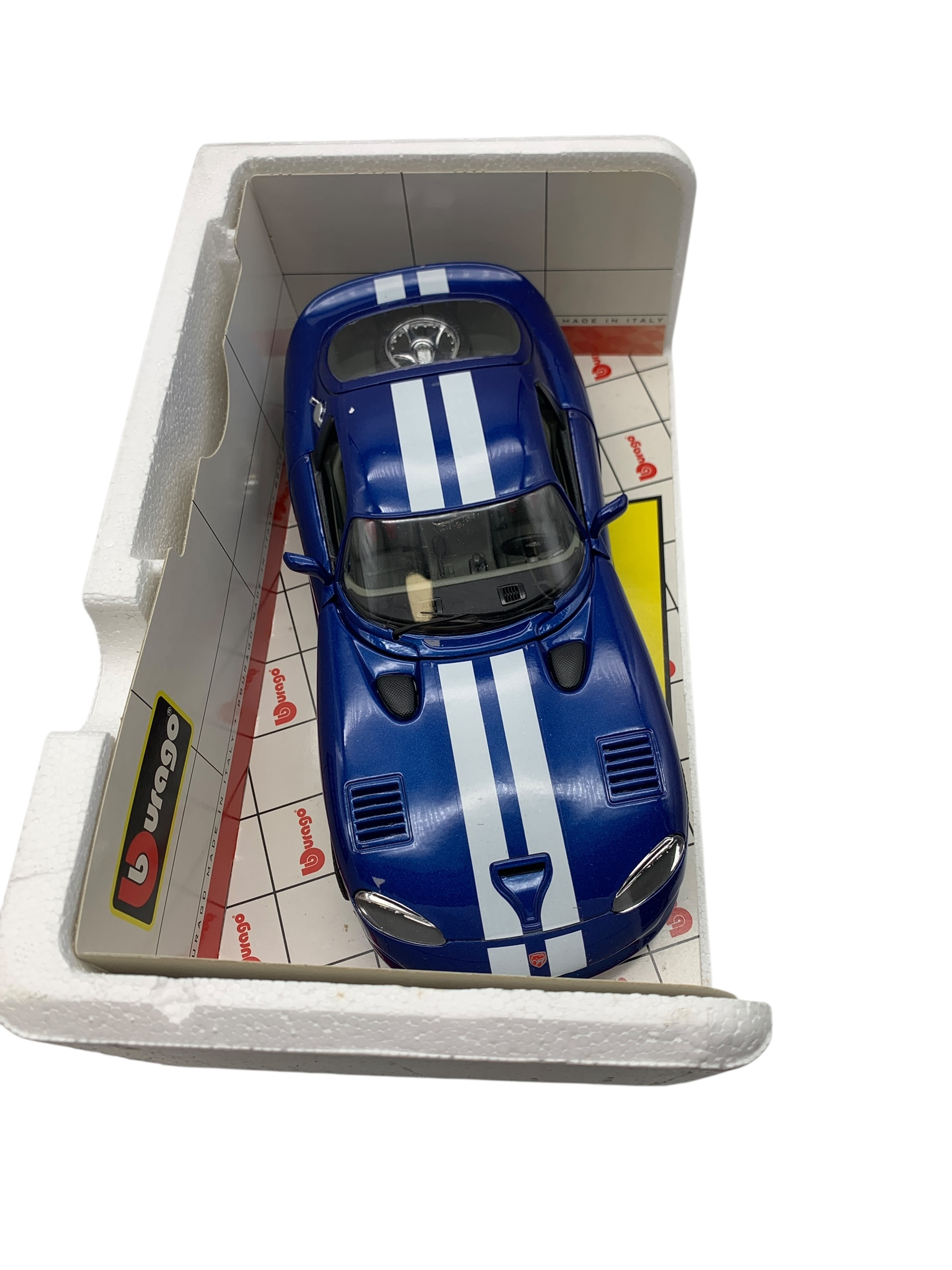 Voir photo 4 de Dodge Viper 1/18éme. Bburago, Gold collection Dodge Viper 1/18éme. Bburago, Gold collection Très bon état - Vue 4 -