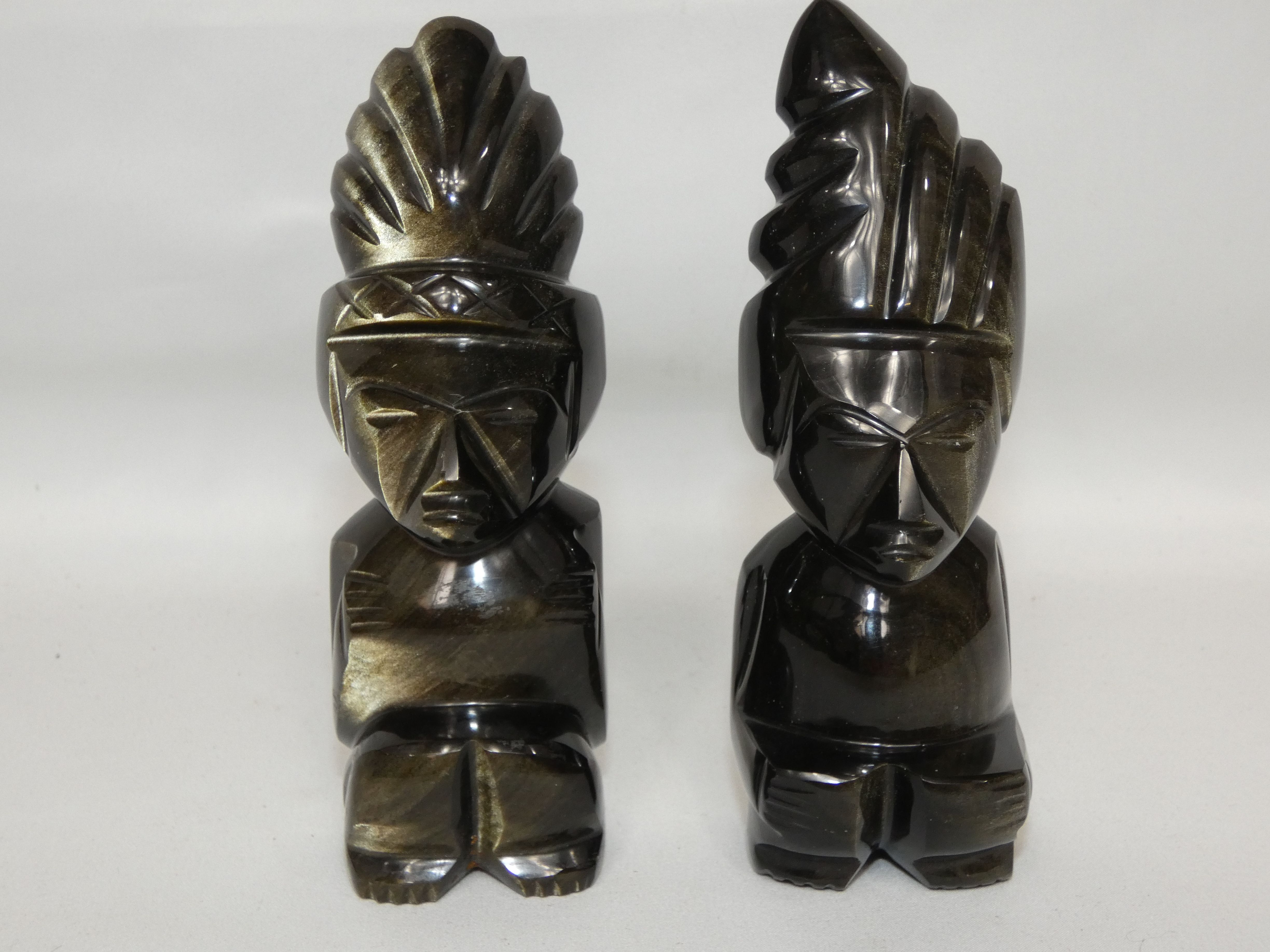 Paire de deux statuettes "Le soleil" et "La lune" en obsidienne du Mexique - Très bon état sur Label Emmaüs