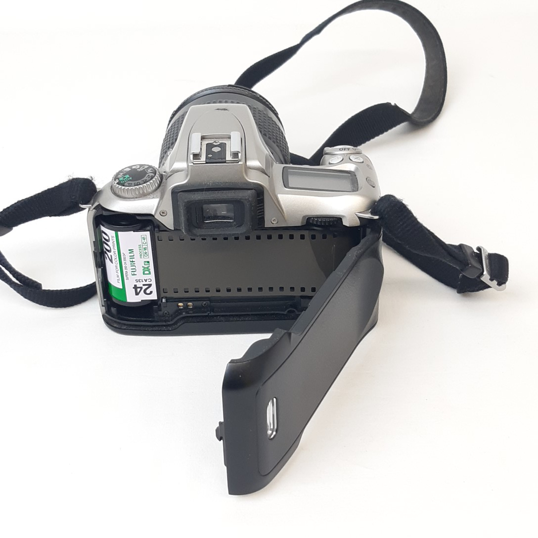 Appareil photo reflex argentique Nikon F60 made in Japon - Photo 4