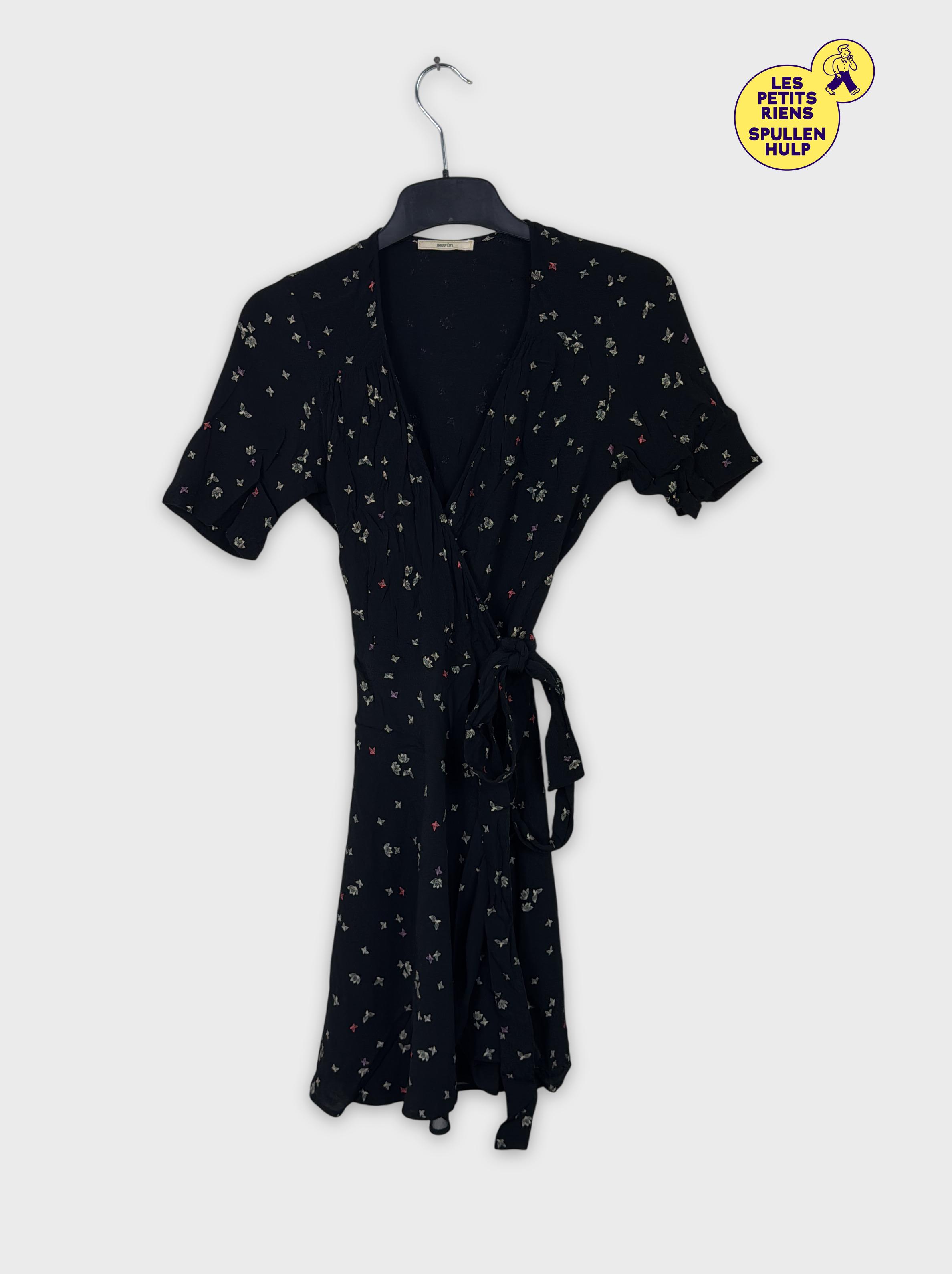 Robe Sessun noire à fleurs M 🌸 Très bon état -  reconditionné disponible sur Label Emmaüs