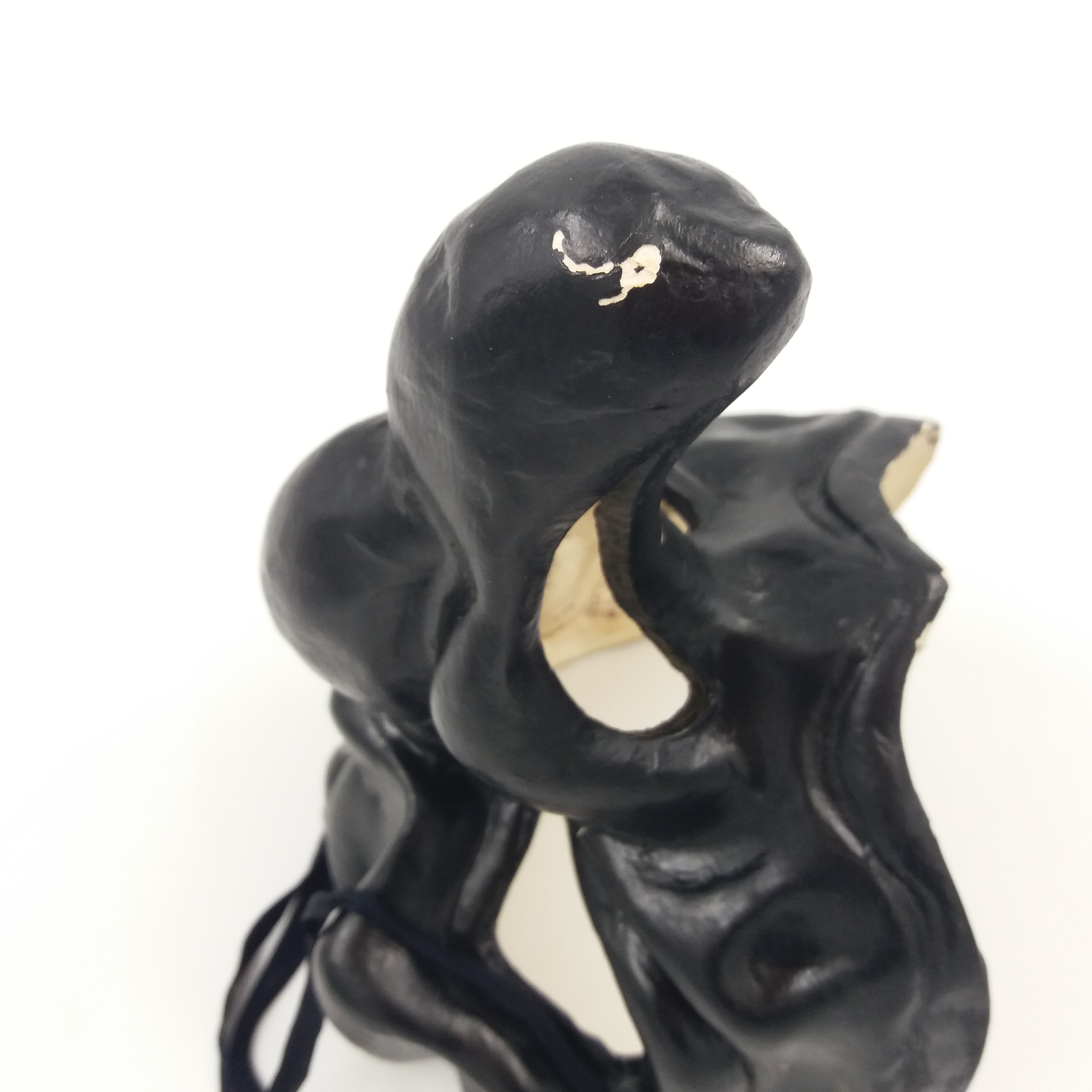  Masque de polichinelle papier maché noir 
