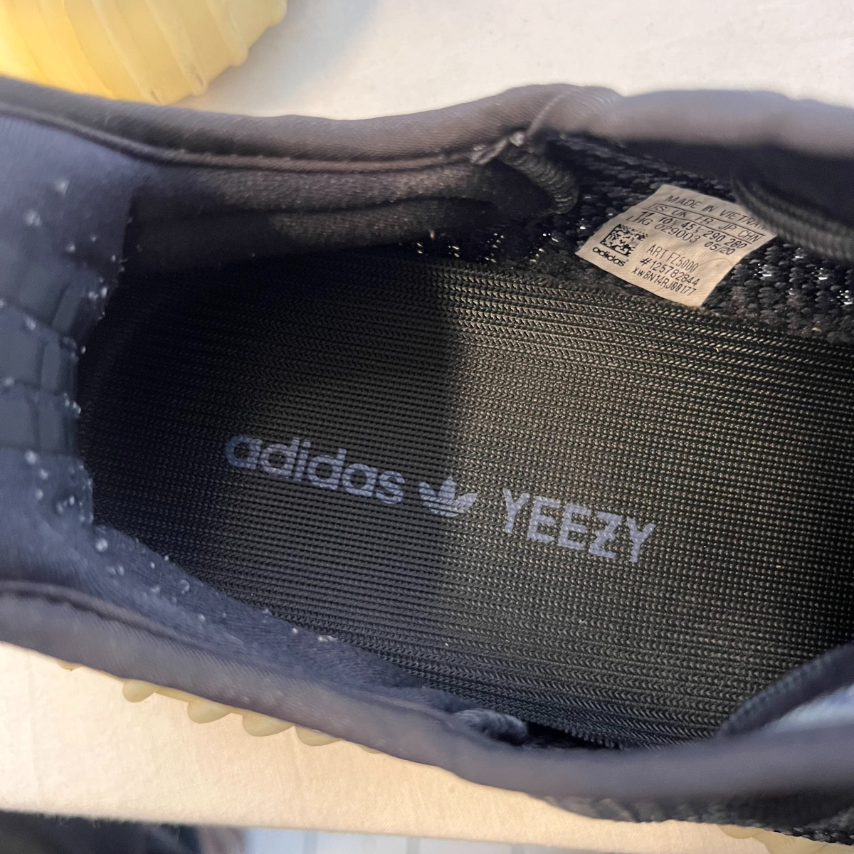 Voir photo 2 de Basket Adidas Yeezy 350 T.45 1/3 Basket Adidas Yeezy 350 T.45 1/3 Très bon état - Vue 2 -