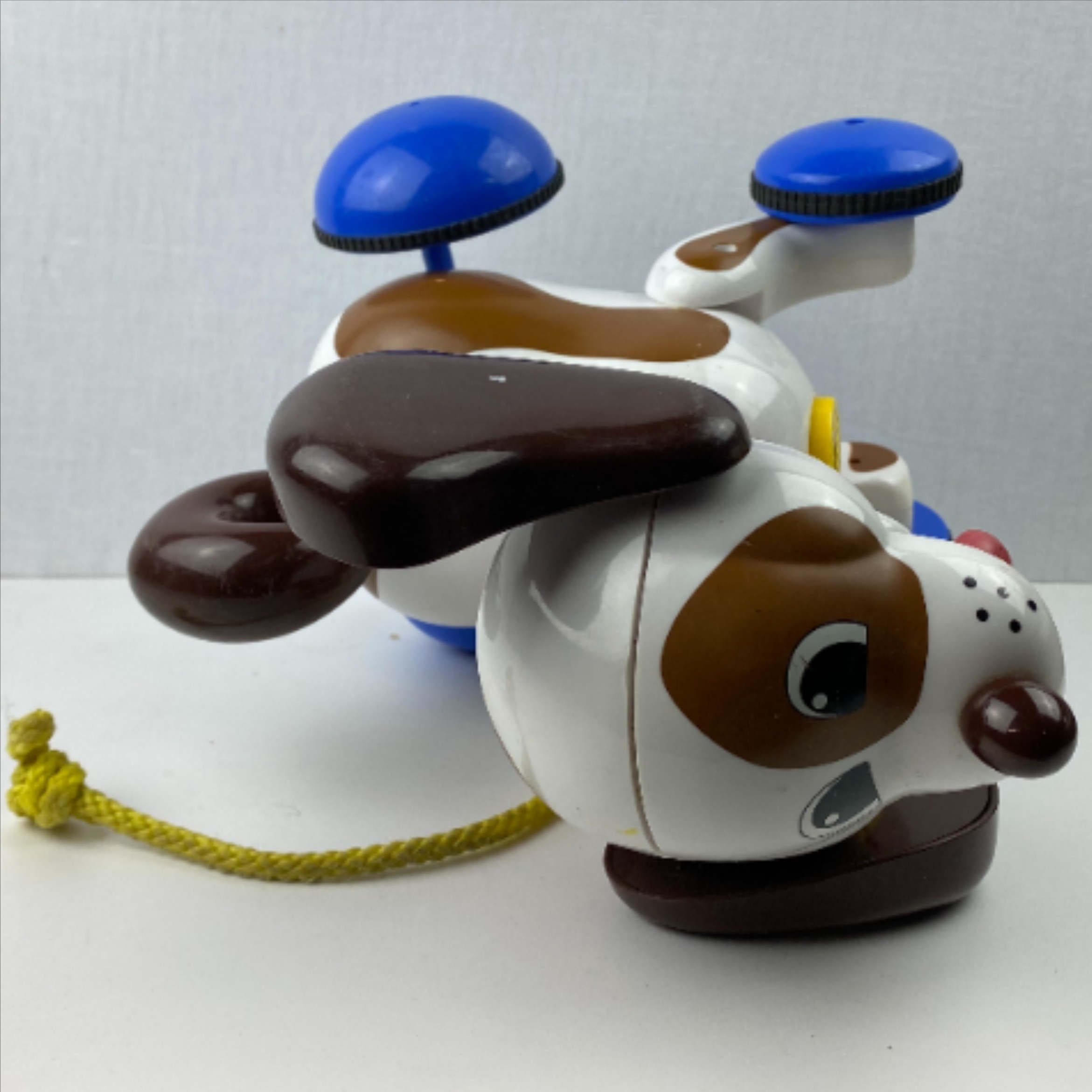 Le craquant chien Tomy Bon état - Vue 4 - 