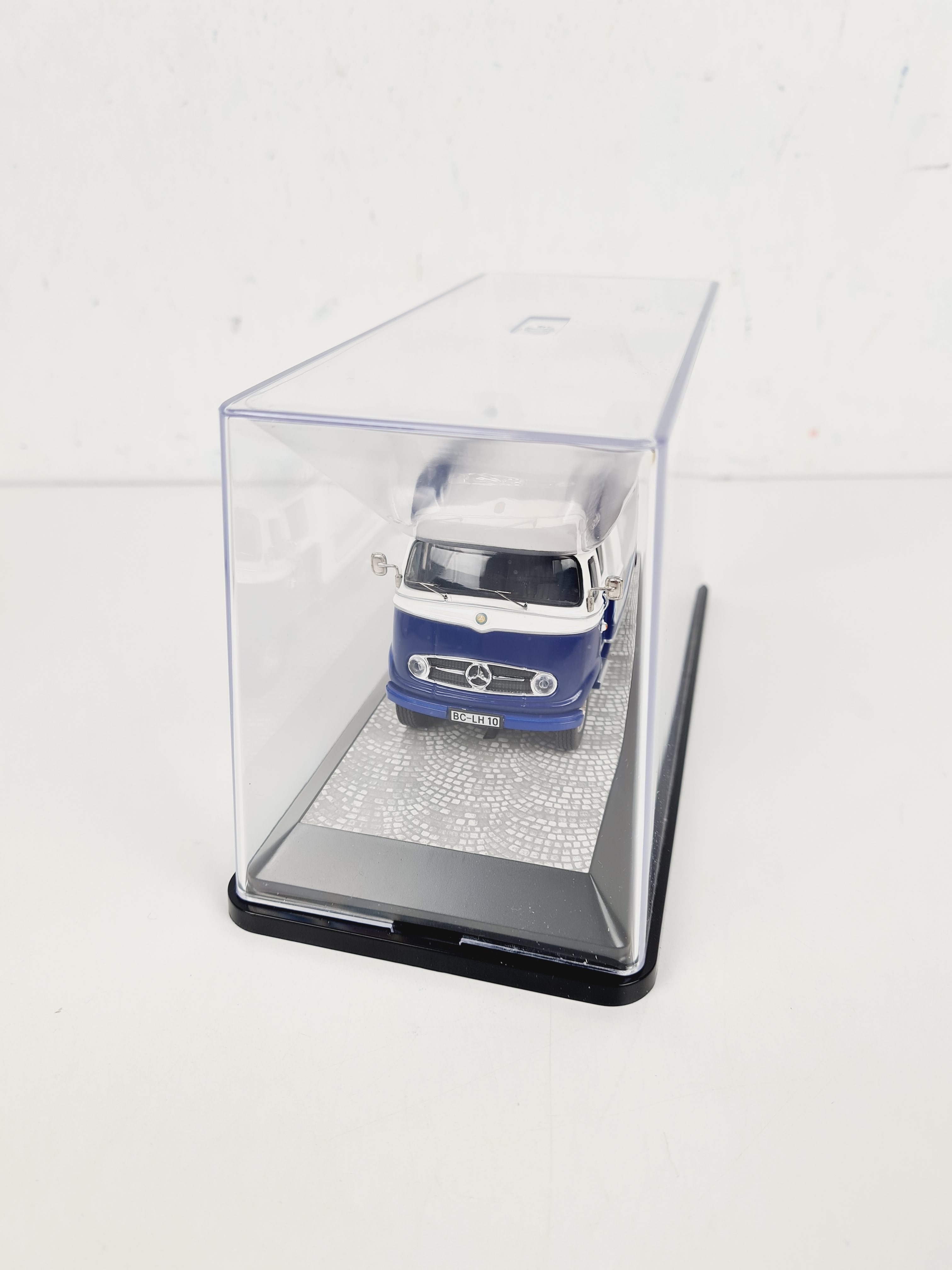 Voiture à collectionner - Mercedes L319 1/43 - L319 Publicité Liebherr - NZG-Modelle GmbH / Premium ClassiXXS - Comme neuf - Photo 5