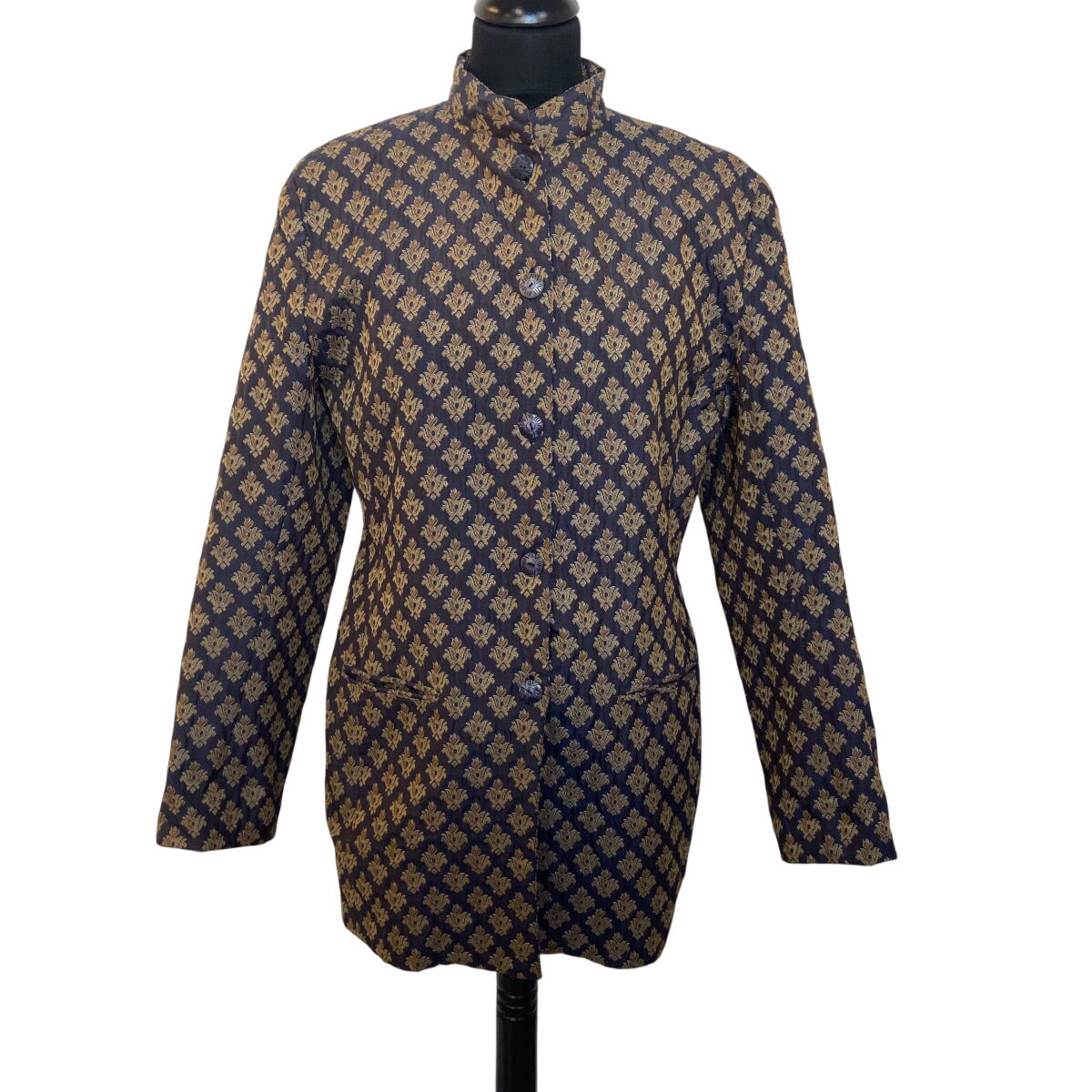 Acheter Veste MohanJeet T.L Très bon état - 16,80 € Veste MohanJeet T.L Très bon état - reconditionné disponible sur Label Emmaüs