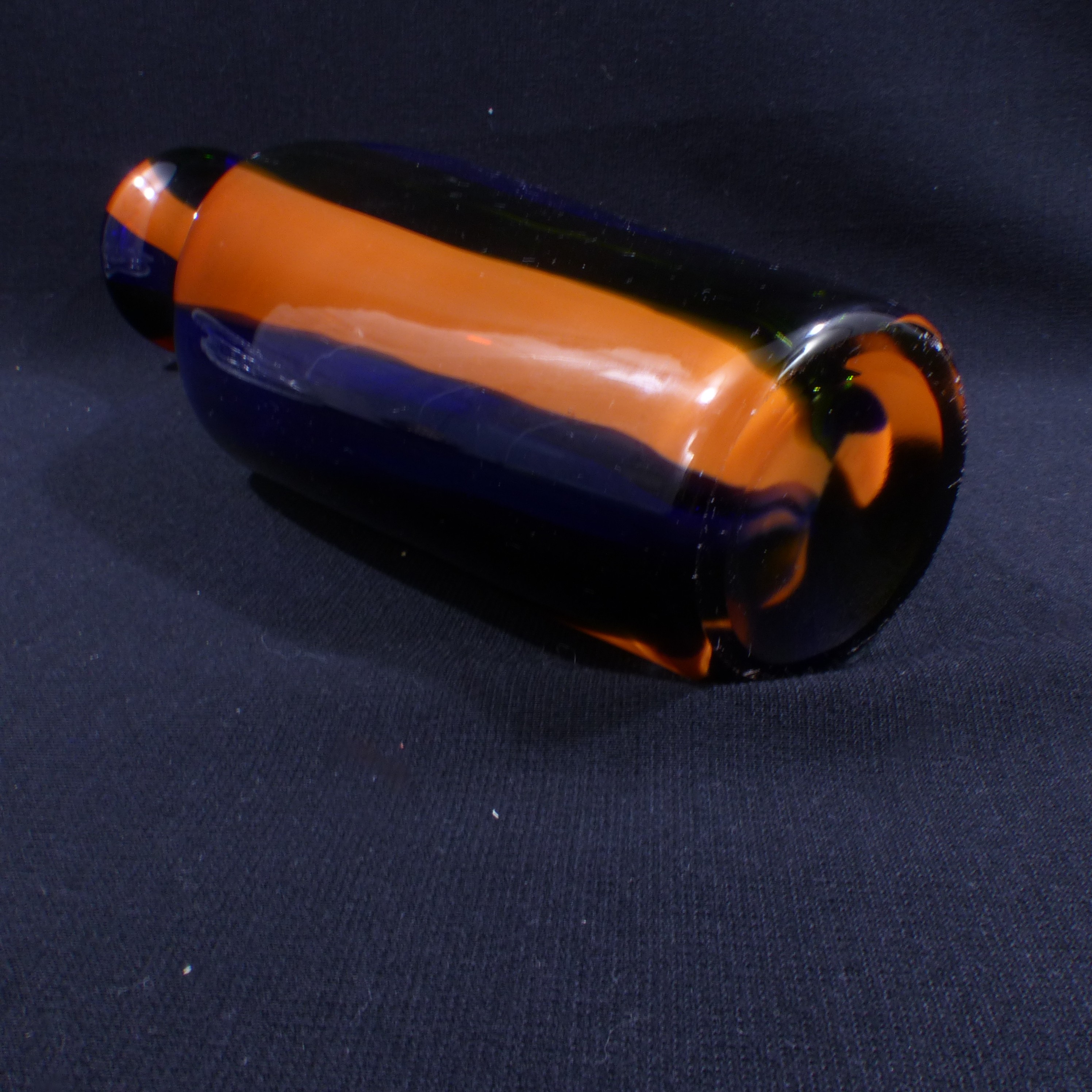 Voir photo 3 de Vase en verre soufflé coloré - Dans le goût de Murano Vase en verre soufflé coloré - Dans le goût de Murano Très bon état - Vue 3 -
