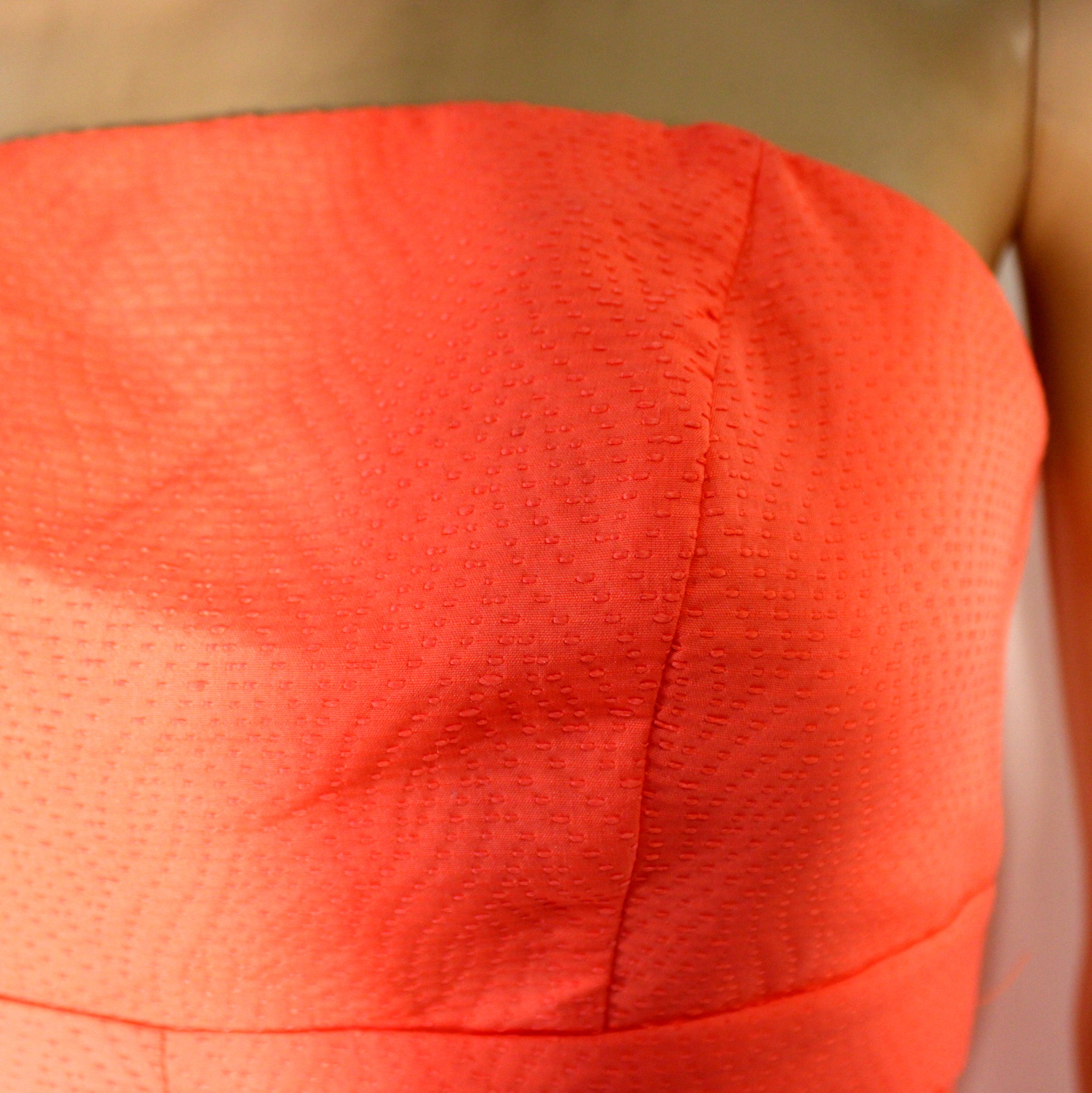 Voir photo 6 de Robe Bustier Orange Fluo NAF NAF Taille 36 Robe Bustier Orange Fluo NAF NAF Taille 36 Bon état - Vue 6 -