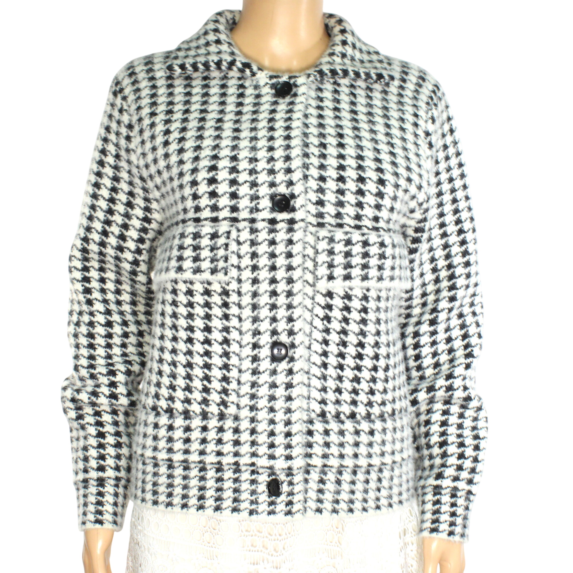 Acheter Veste Femme Blanche & Noire Pieds de Poule CAMAIEU Taille M Très bon état - 12,50 € Veste Femme Blanche & Noire Pieds de Poule CAMAIEU Taille M Très bon état - reconditionné disponible sur Label Emmaüs