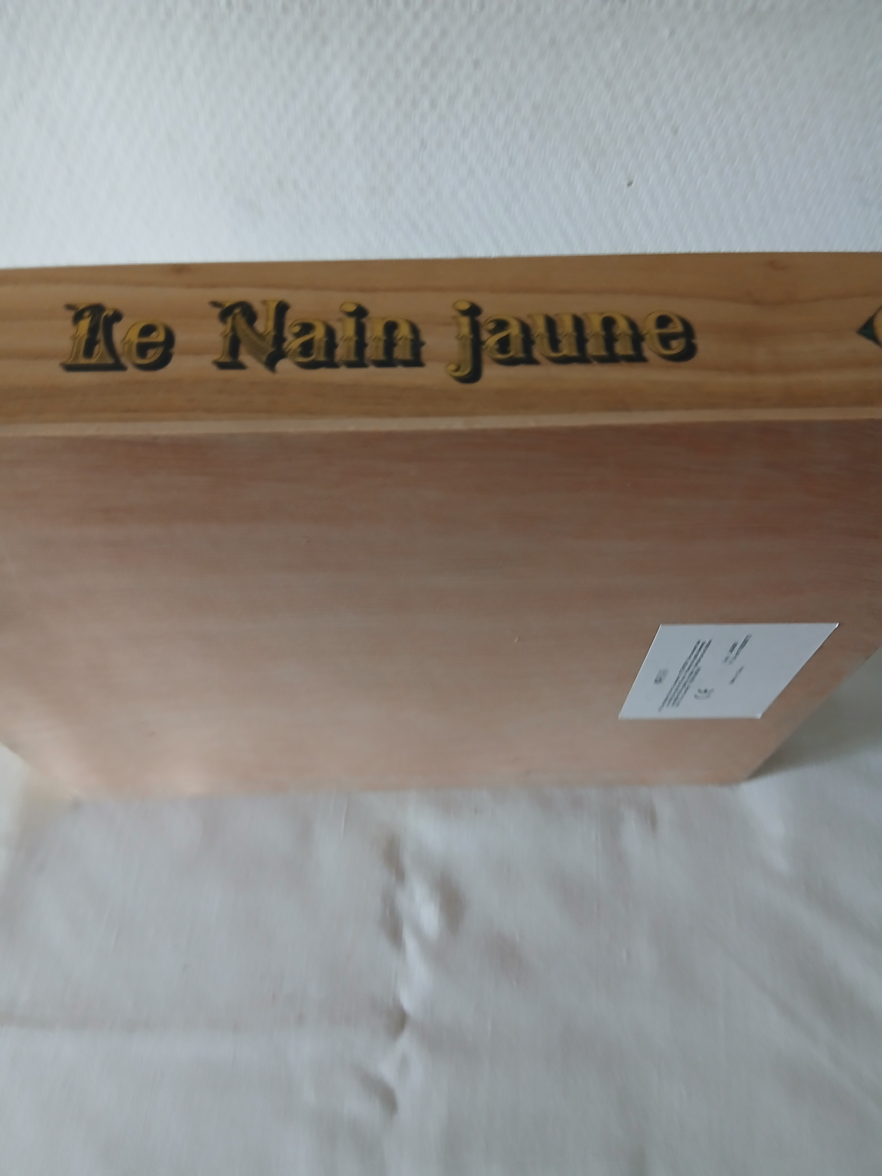 Jeu de nain jaune dans une boite en bois.  - Vue 3 - 