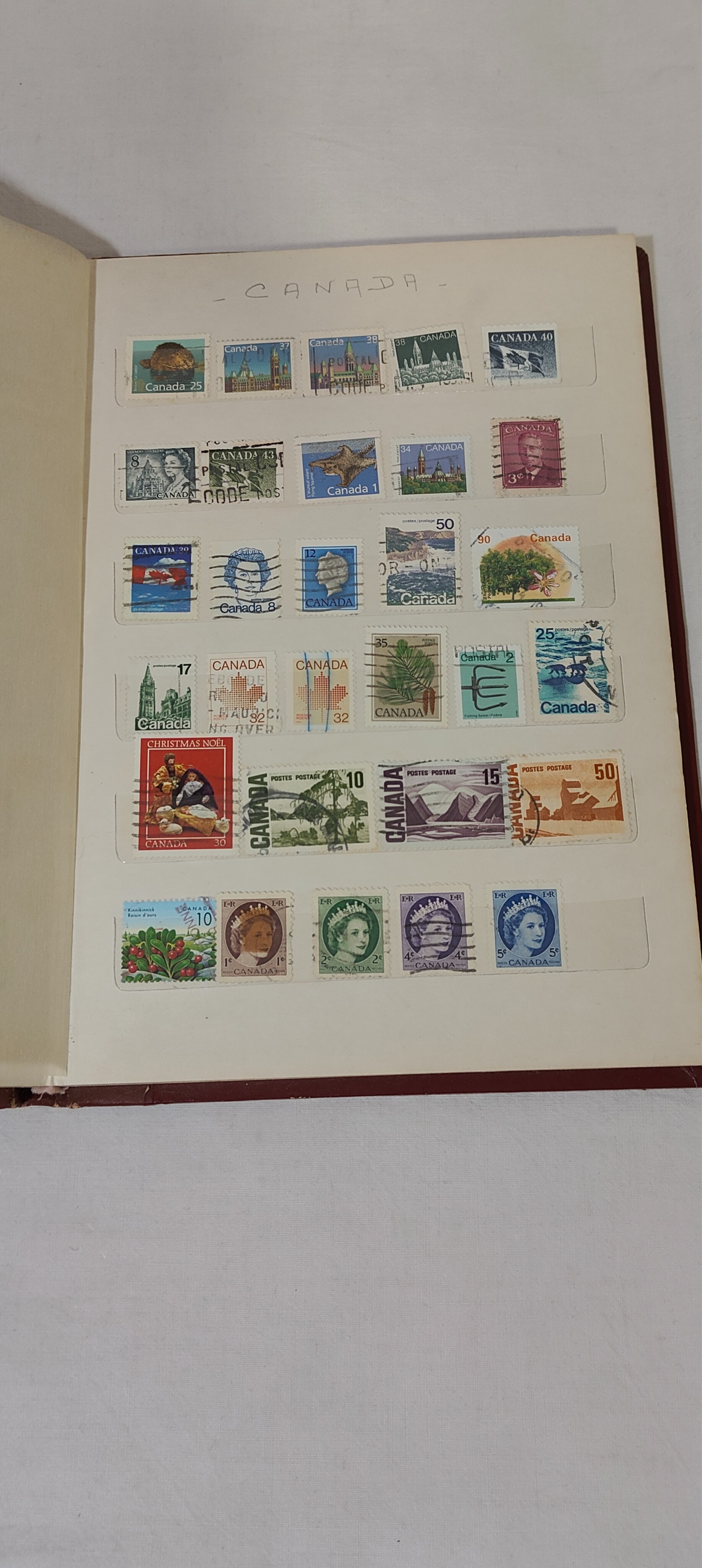 Lot de 106 timbre dont 3 rares 