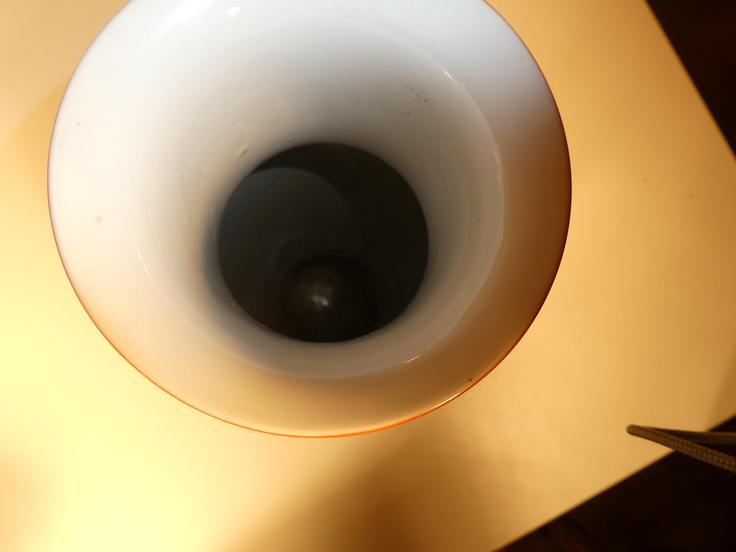 Vase porcelaine  État correct - Vue 2 - 