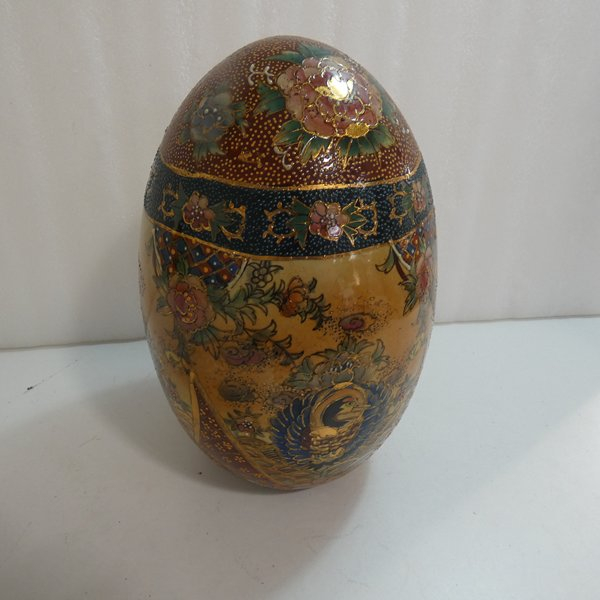 Lot de 2 grand œufs décor japonisant en porcelaine - Photo 2