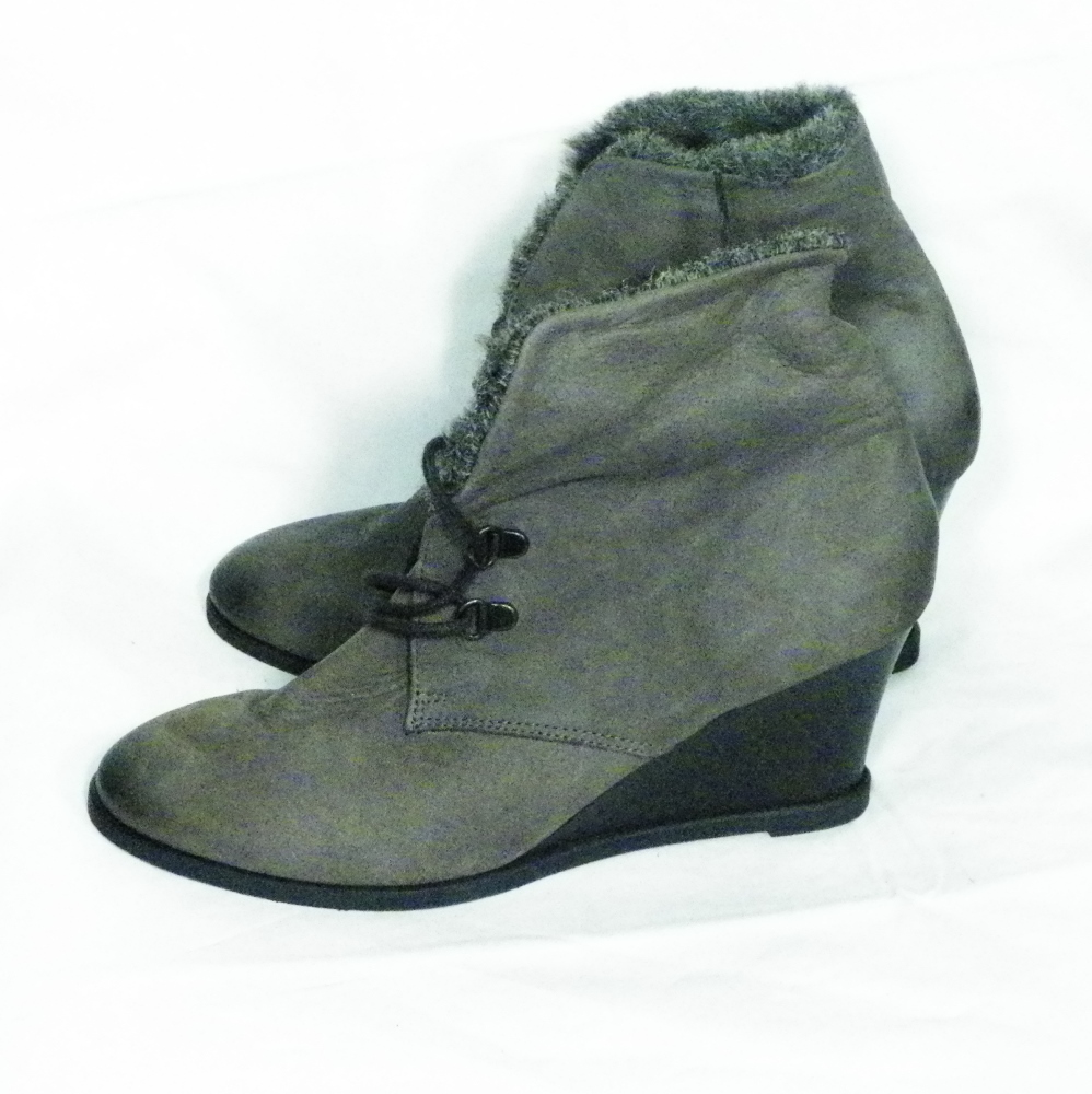 Bottine Femme Grise CORINE T 38. Bon état -  reconditionné disponible sur Label Emmaüs