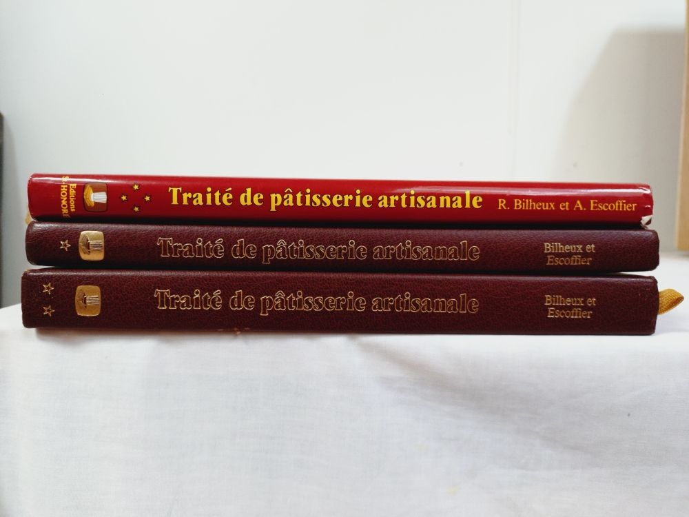 Traité de la pâtisserie artisanale en 3 volumes -Roland Bilheux et Alain Escoffier-éditions St-Honoré - Photo 1