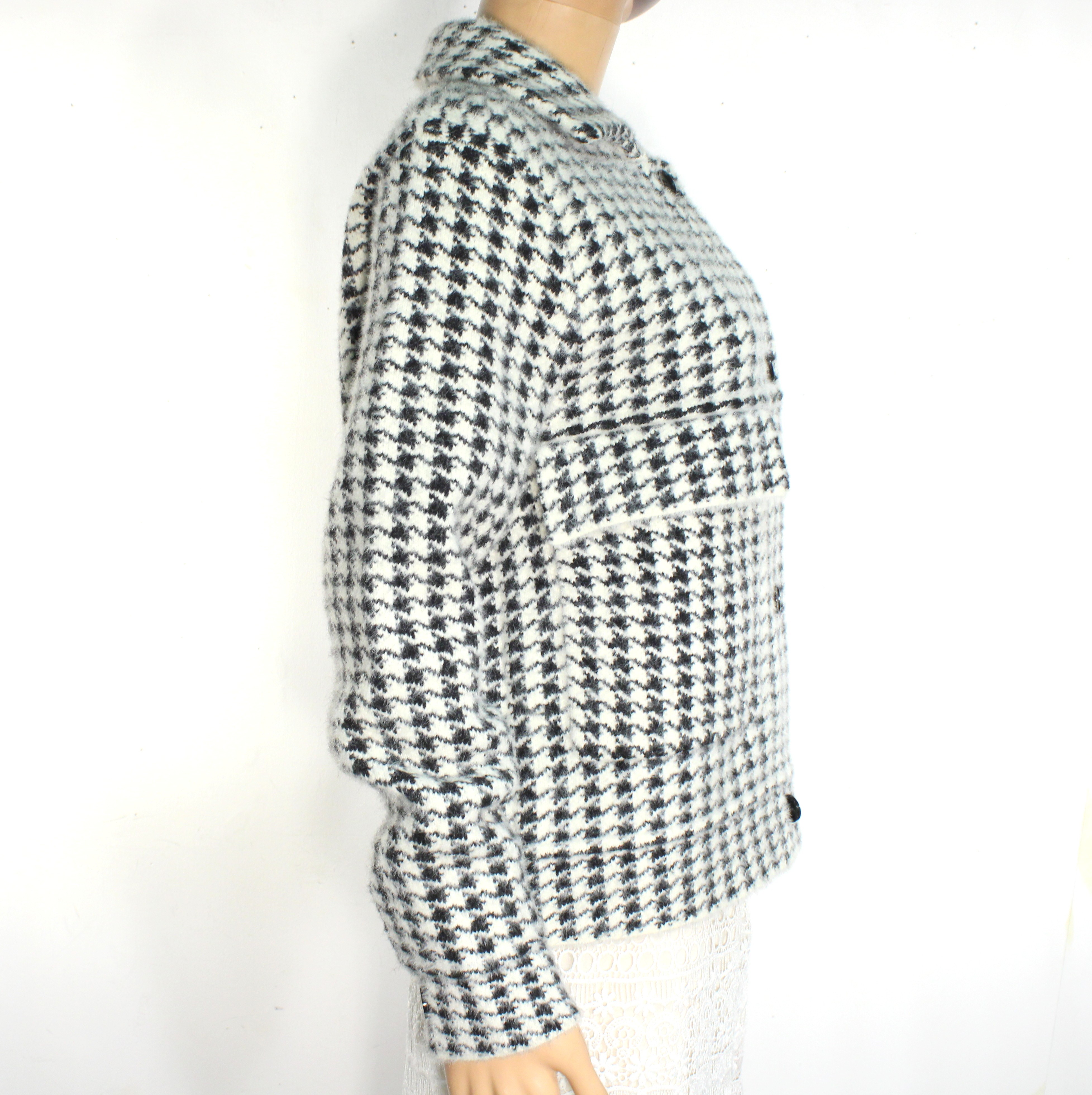 Voir photo 3 de Veste Femme Blanche & Noire Pieds de Poule CAMAIEU Taille M Veste Femme Blanche & Noire Pieds de Poule CAMAIEU Taille M Très bon état - Vue 3 -