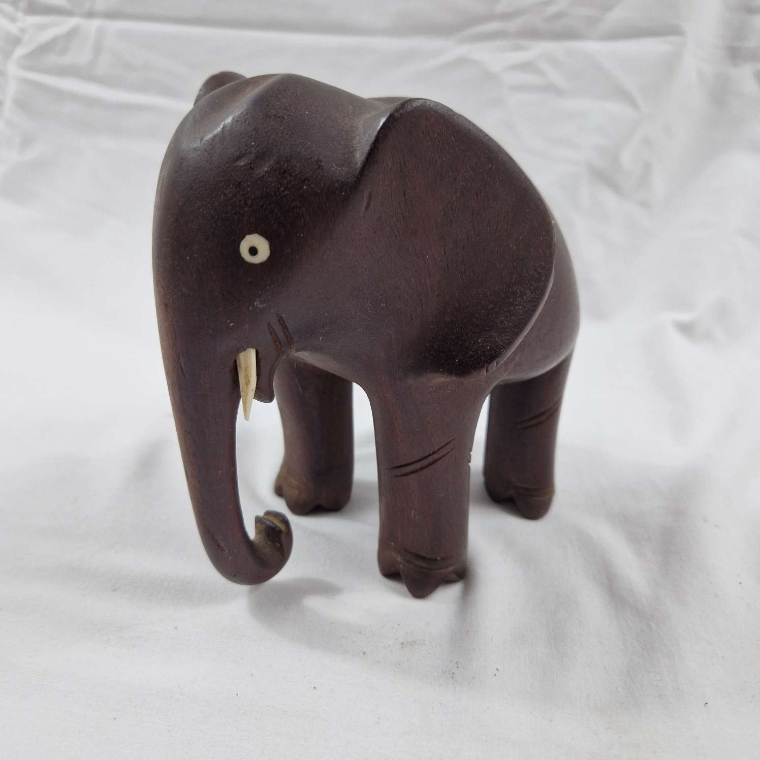 Voir photo 4 de Eléphant en ébène Eléphant en ébène Bon état - Vue 4 -