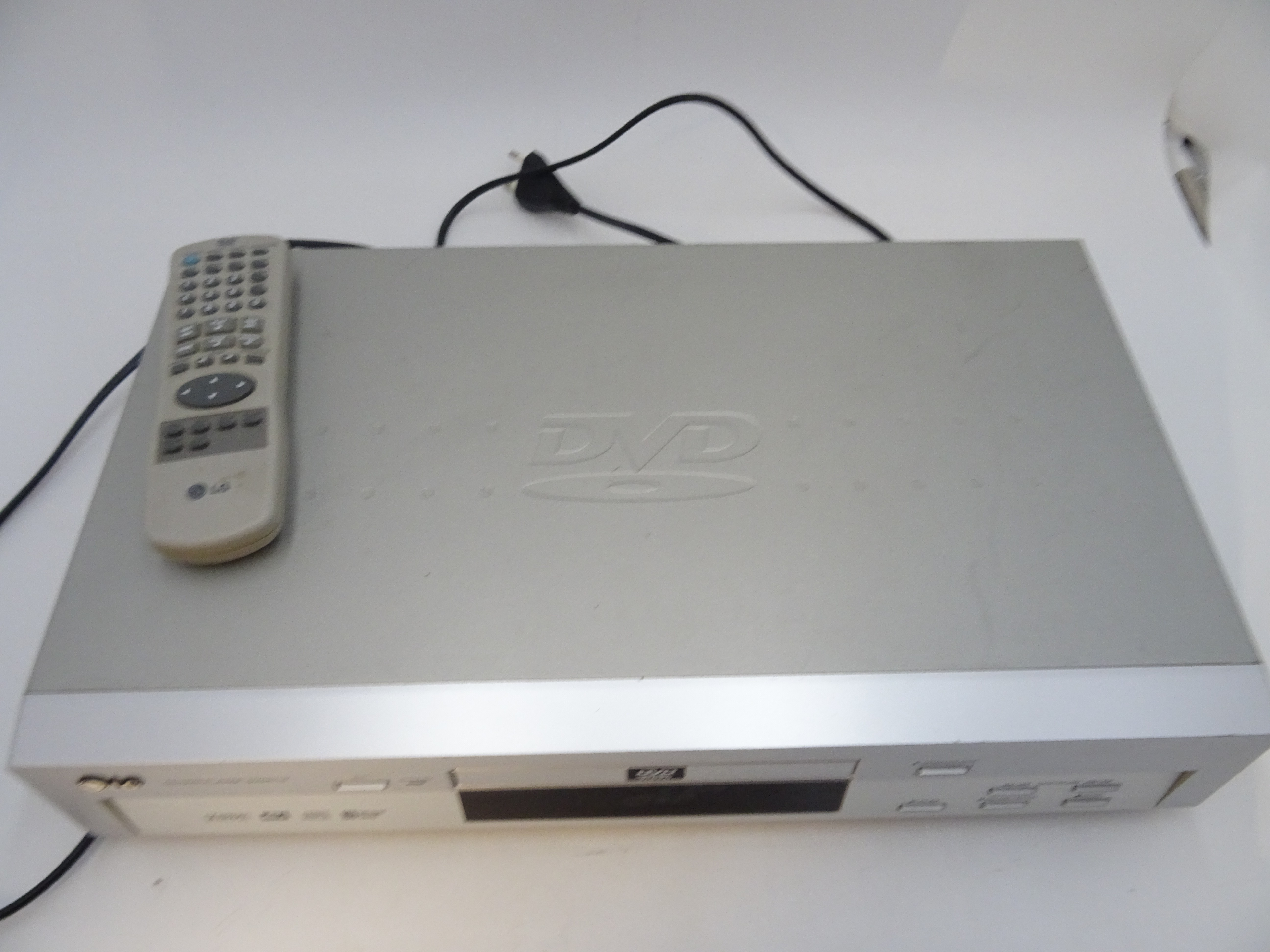 Voir photo 3 de Lecteur CD/DVD PLAYER DVD 4710 Lecteur CD/DVD PLAYER DVD 4710 État correct - Vue 3 -