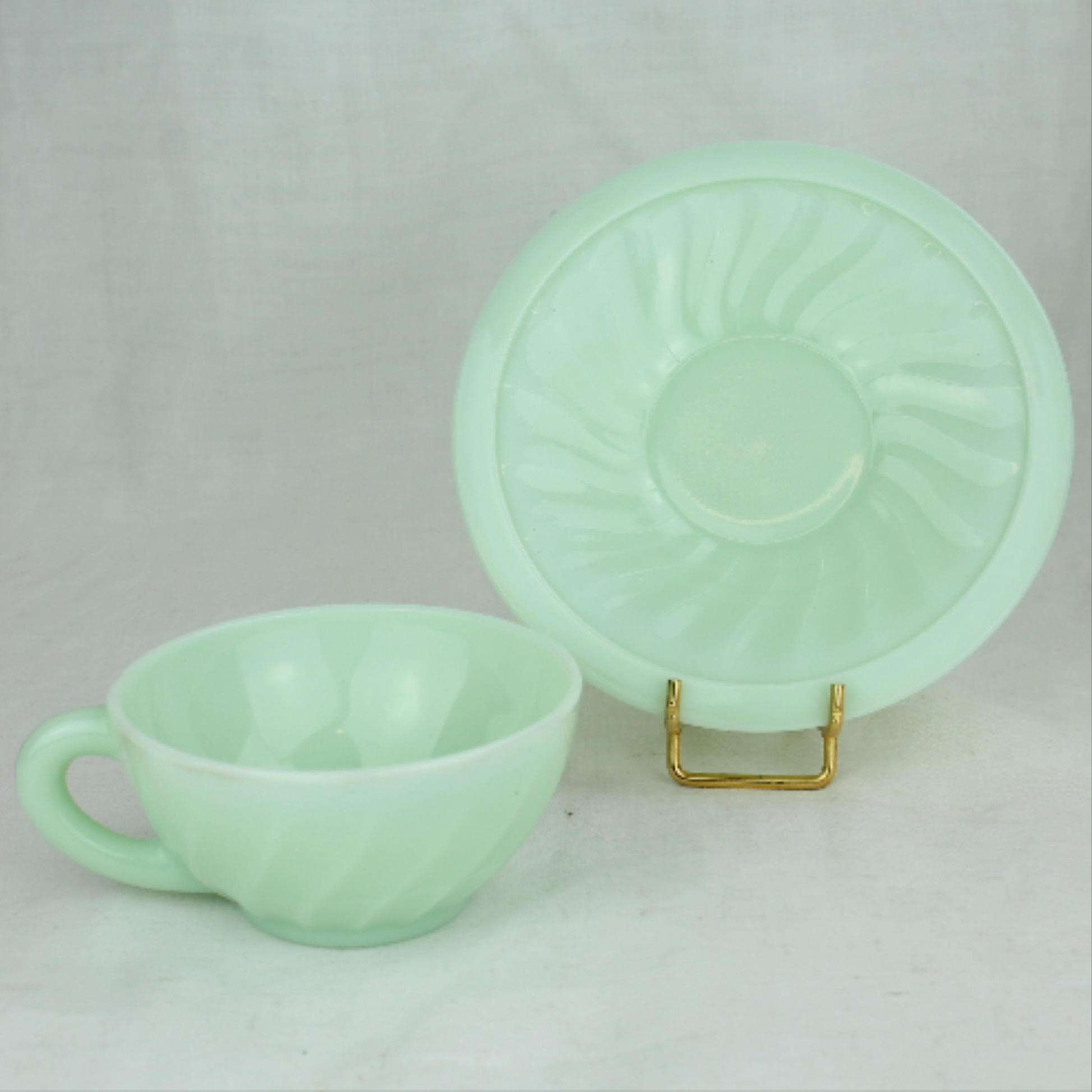 5 Tasses et 6 Soucoupes, Opaline verte Bon état - Vue 2 - 