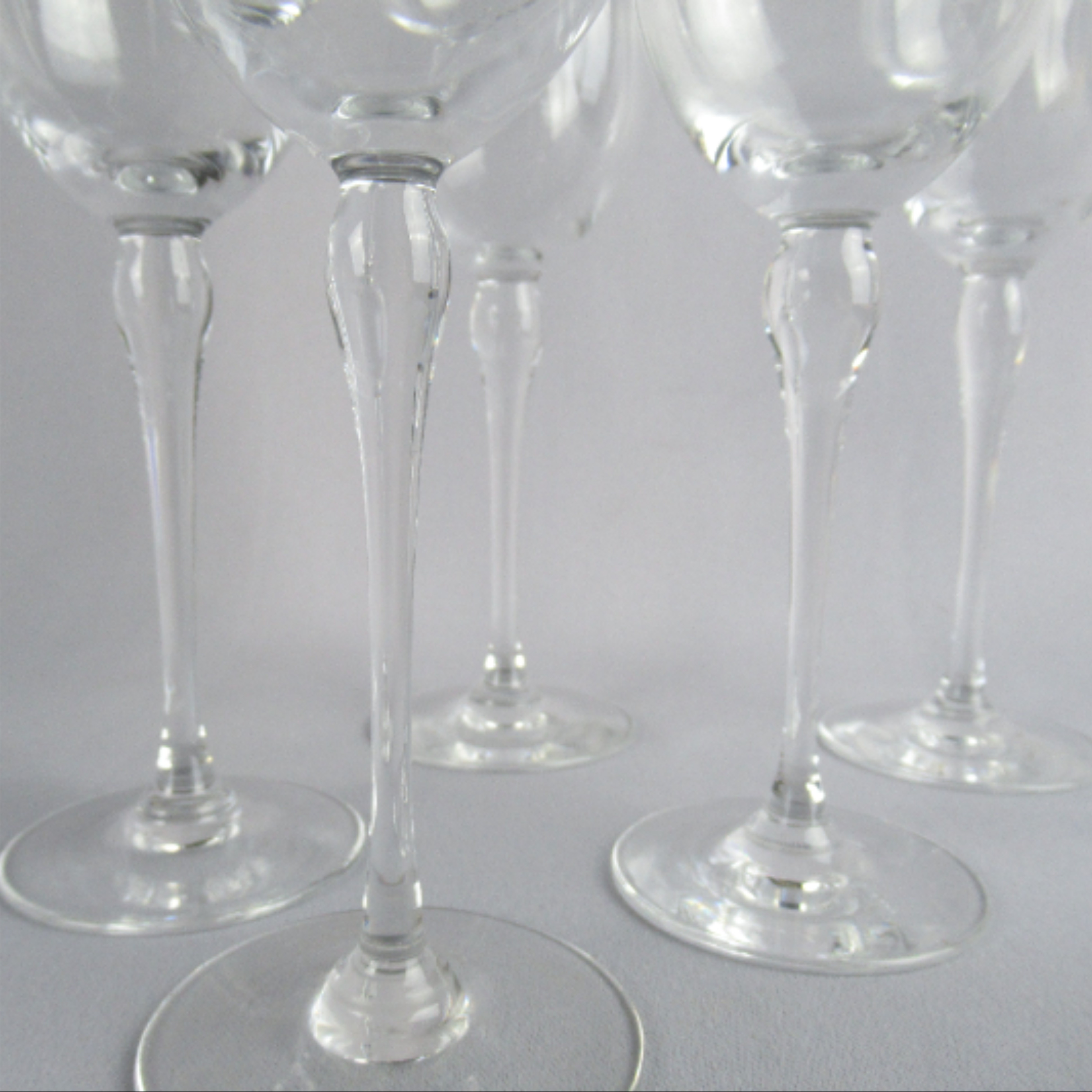 Lot de 5 grands verres à pied "tulipes" en cristal fait main Très bon état - Vue 4 - 
