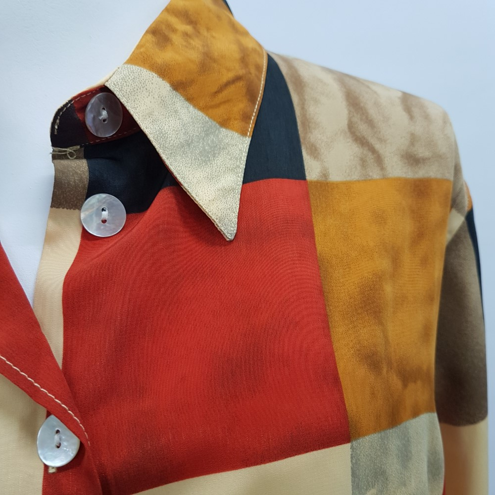 Chemisier à grand carrés orange, rouges, jaunes - BLANCHE PORTE - Taille 48 - Photo 5