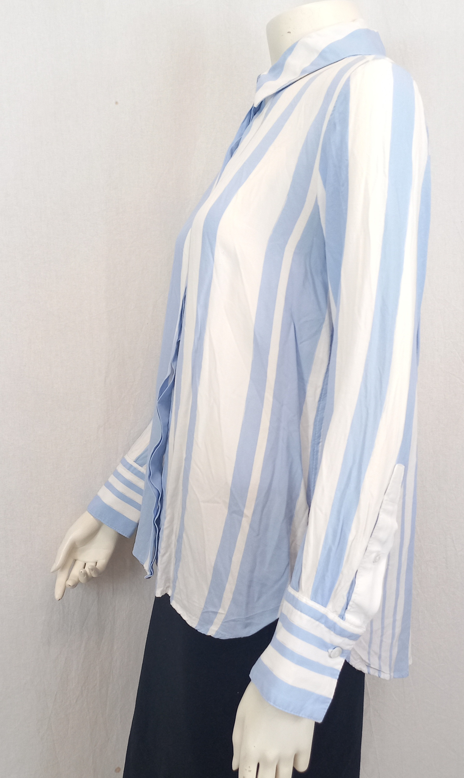 Voir photo 2 de Chemise MNG Taille S Chemise MNG Taille S Comme neuf - Vue 2 -