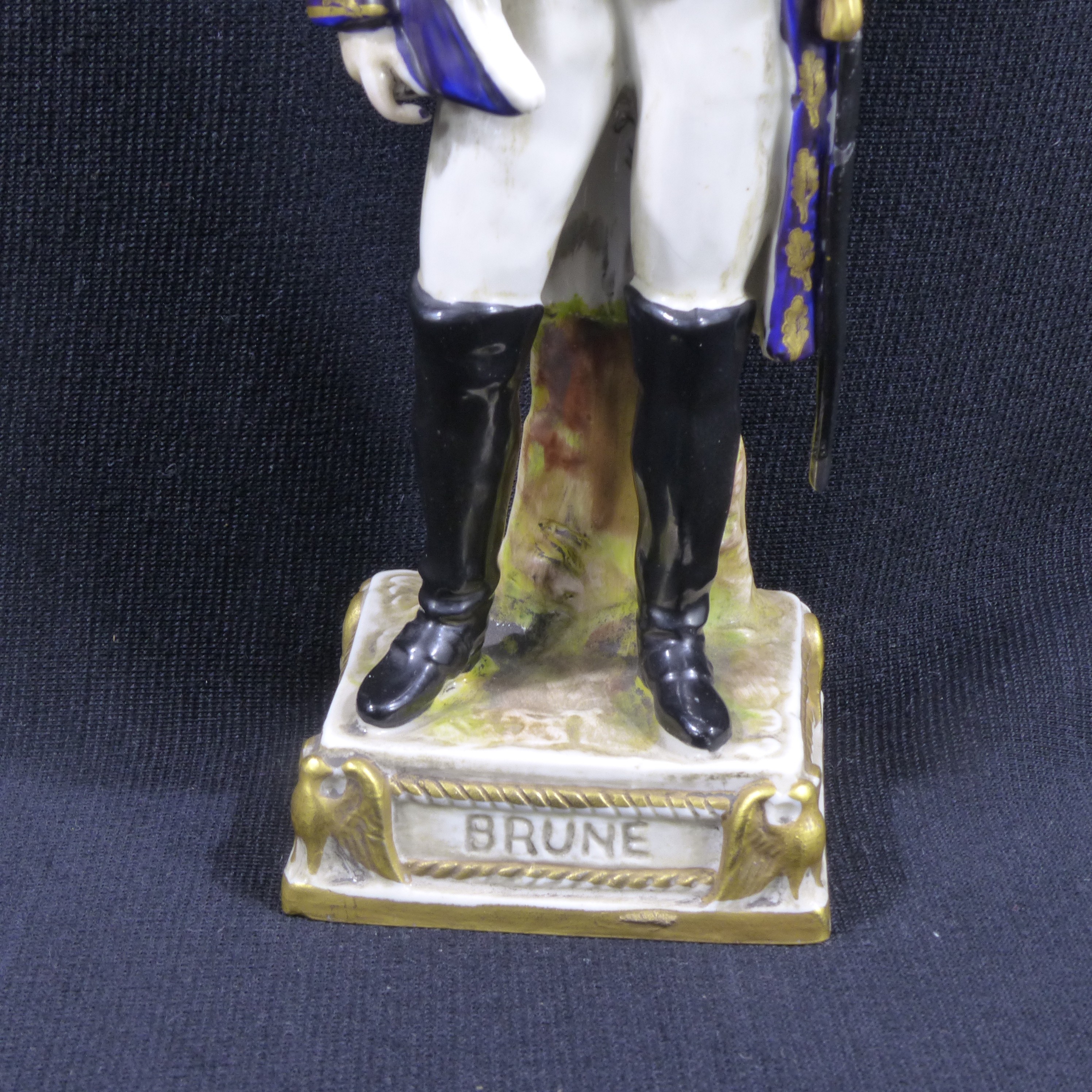 Statue en porcelaine de Paris de 1926 
