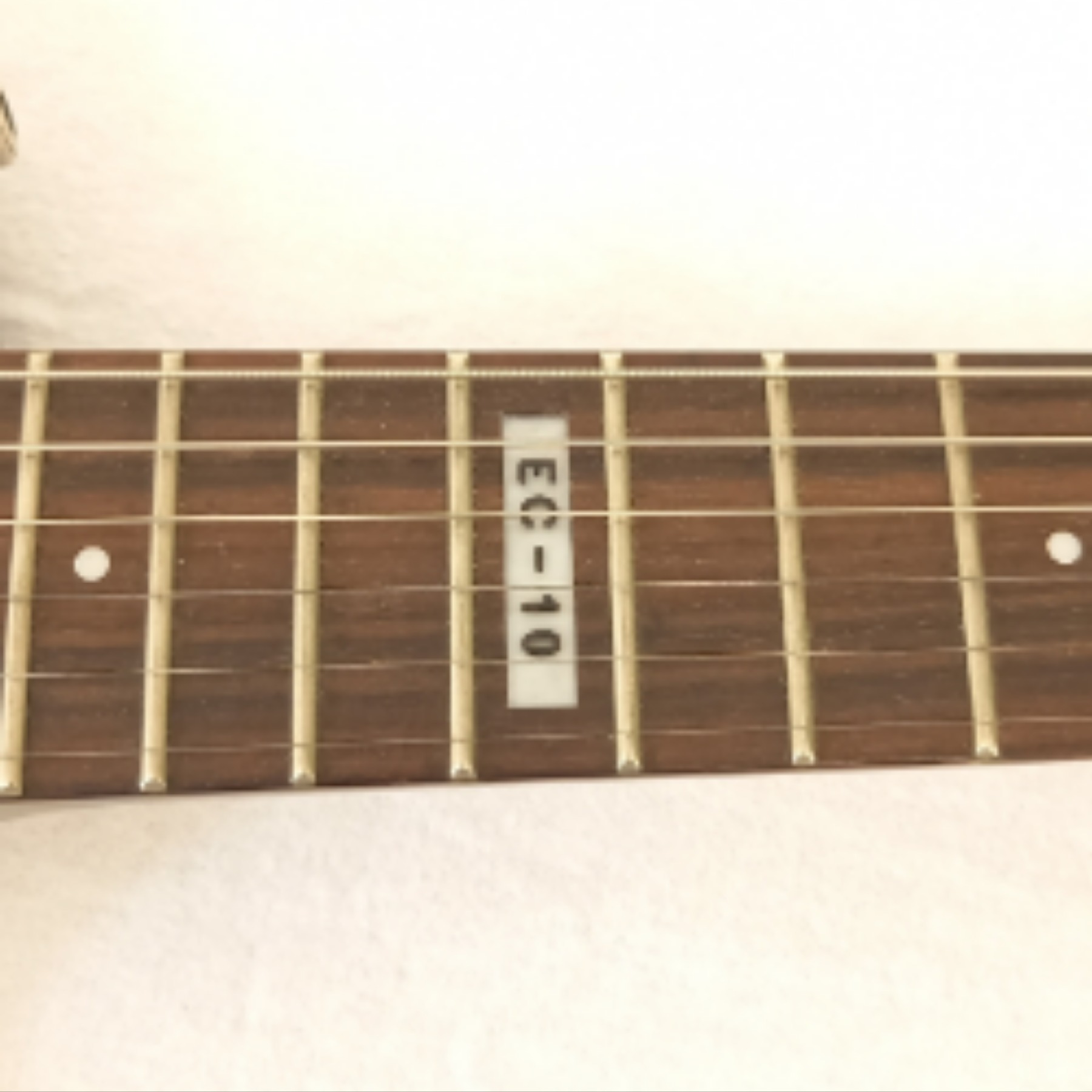Voir photo 11 de Guitare électrique LTD - EC -10. Guitare électrique LTD - EC -10. Bon état - Vue 11 -