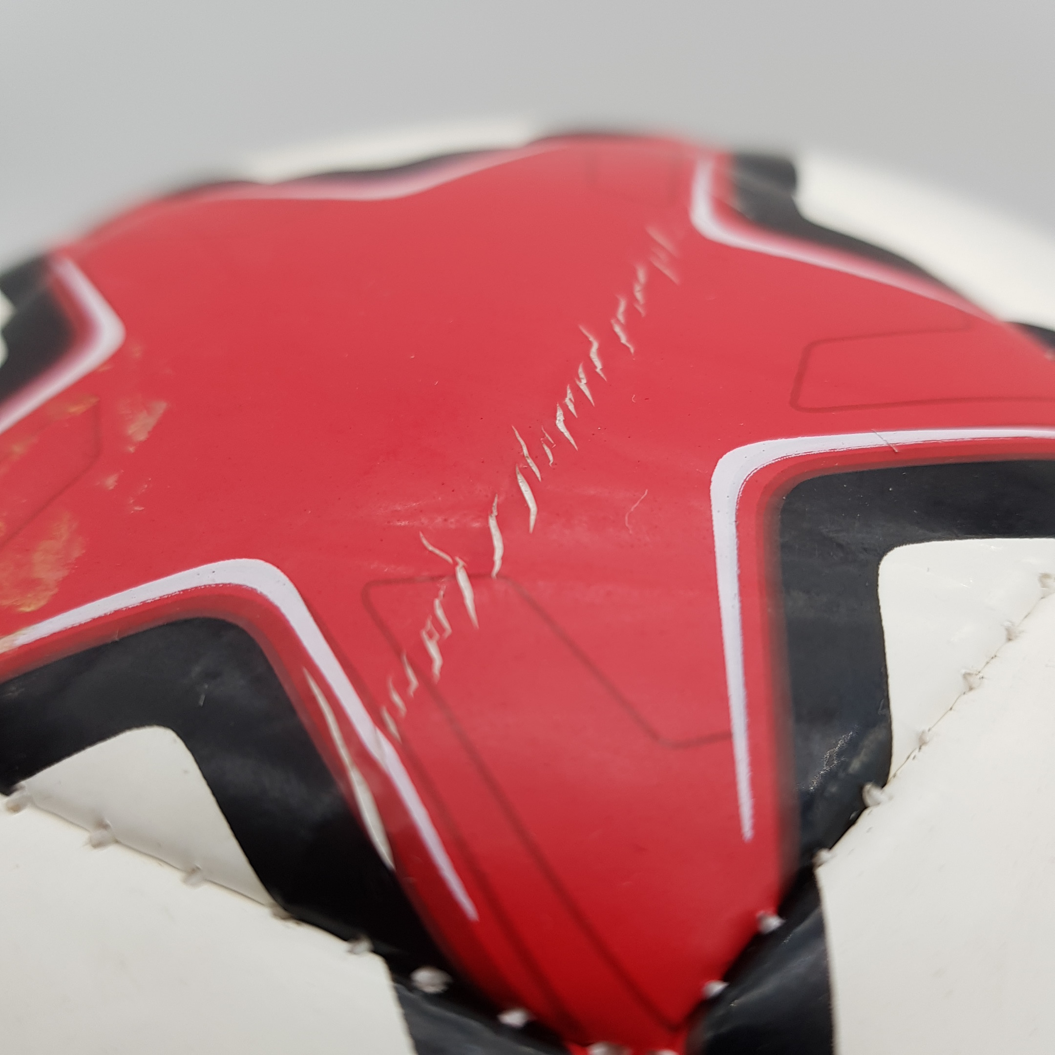 Voir photo 5 de Ballon de foot, Adidas Finale Champions League (lot 3) Ballon de foot, Adidas Finale Champions League (lot 3) Très bon état - Vue 5 -