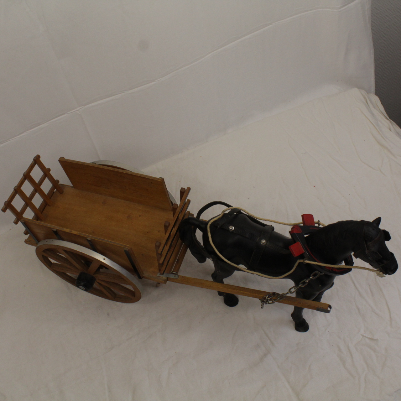Attelage de cheval et sa charrette en bois Bon état - Vue 4 - 