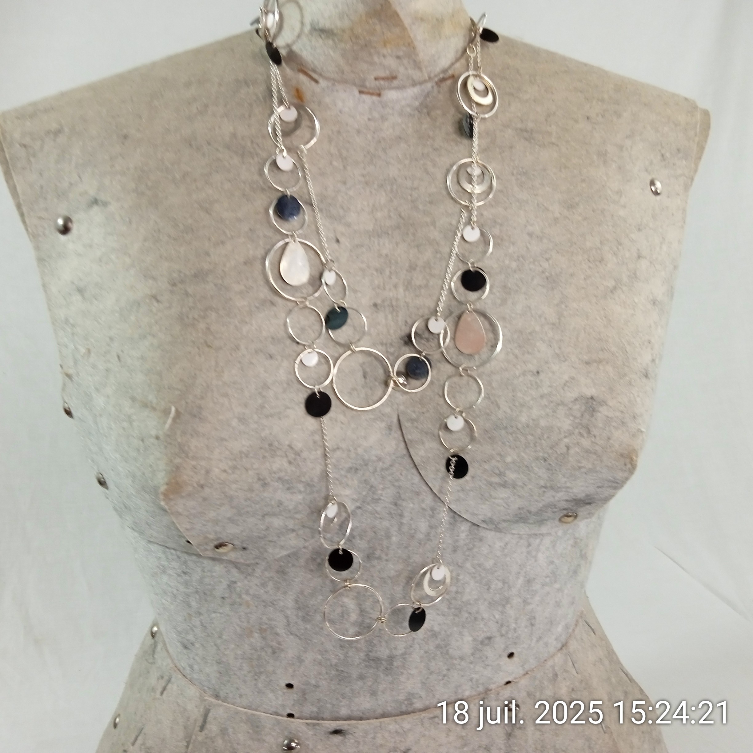 Collier et pendentifs fantaisie mtal plastique - Label Emmaus - Modalova