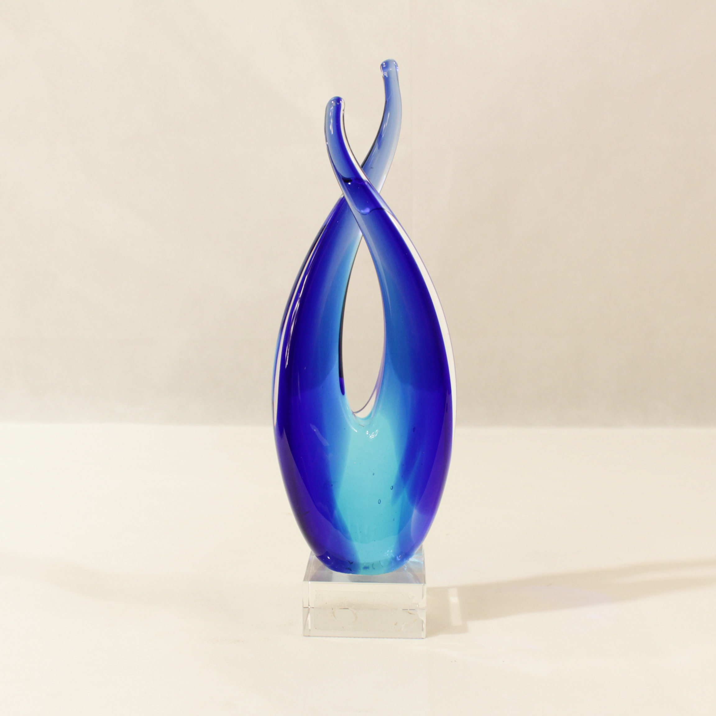 Sculpture bleue en verre style murano   Bon état -  reconditionné disponible sur Label Emmaüs