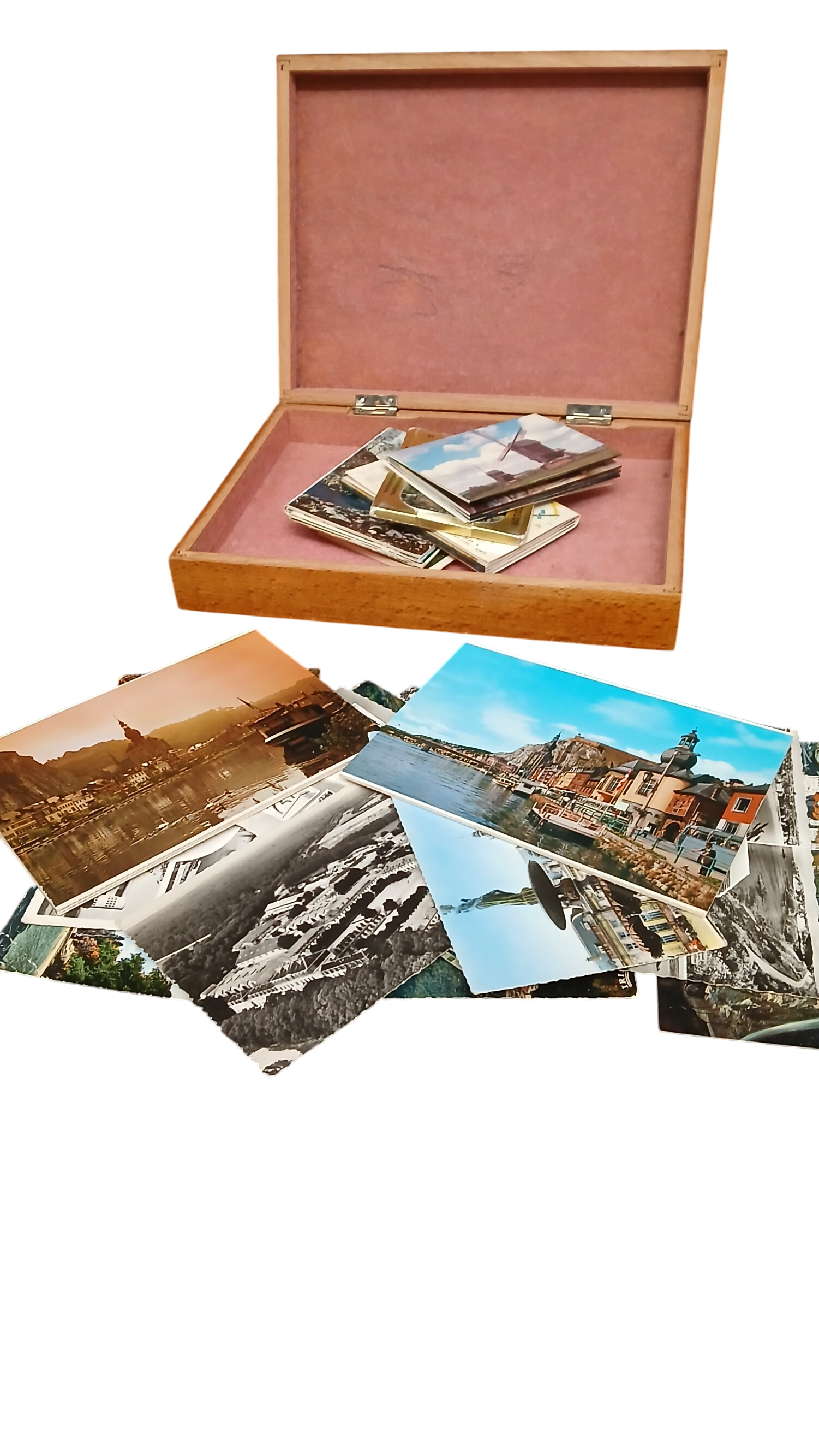 Coffret en bois souvenirs de Lamotte-Beuvron et 22 cartes postales - Photo 0